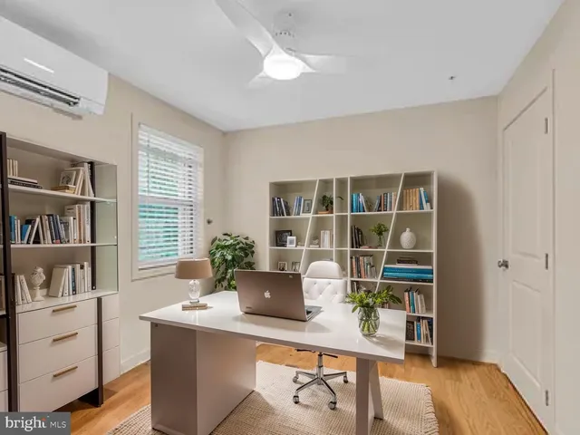 $3,900 | 220 2nd Street Southeast, Unit 103, Washington, DC 20003