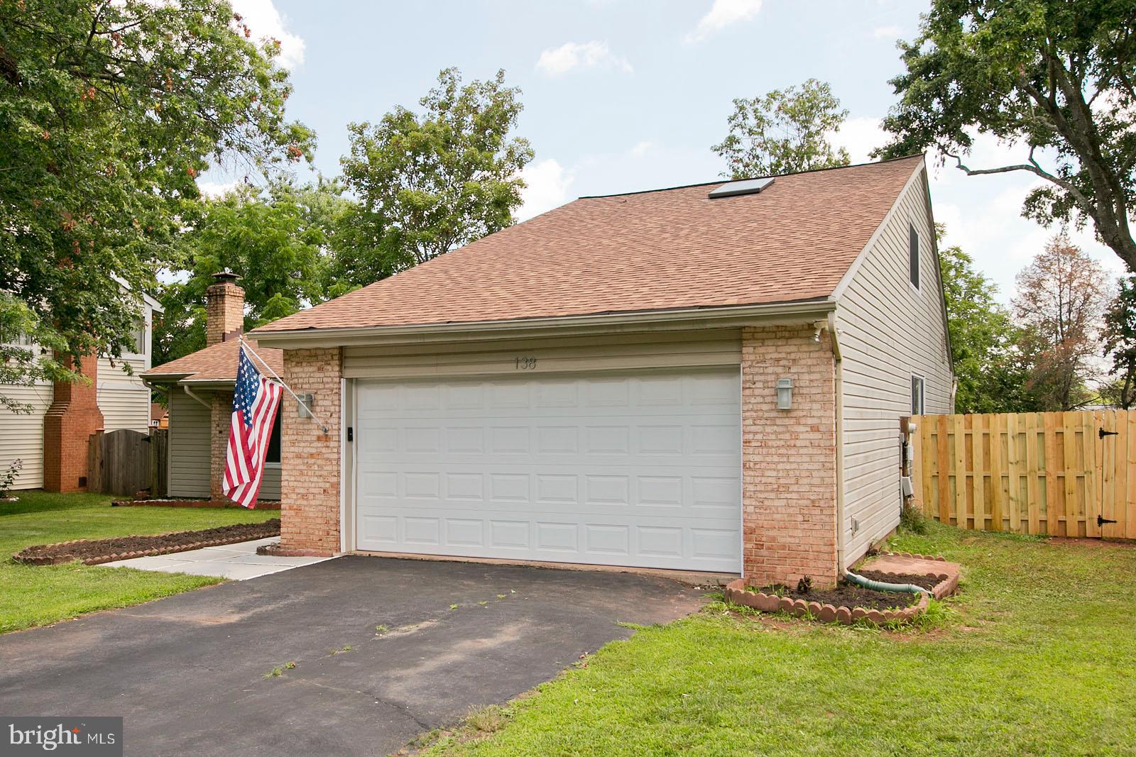 138 South Fox Road Sterling, VA 20164 - Photo 4 of 51 Gallery Image 4