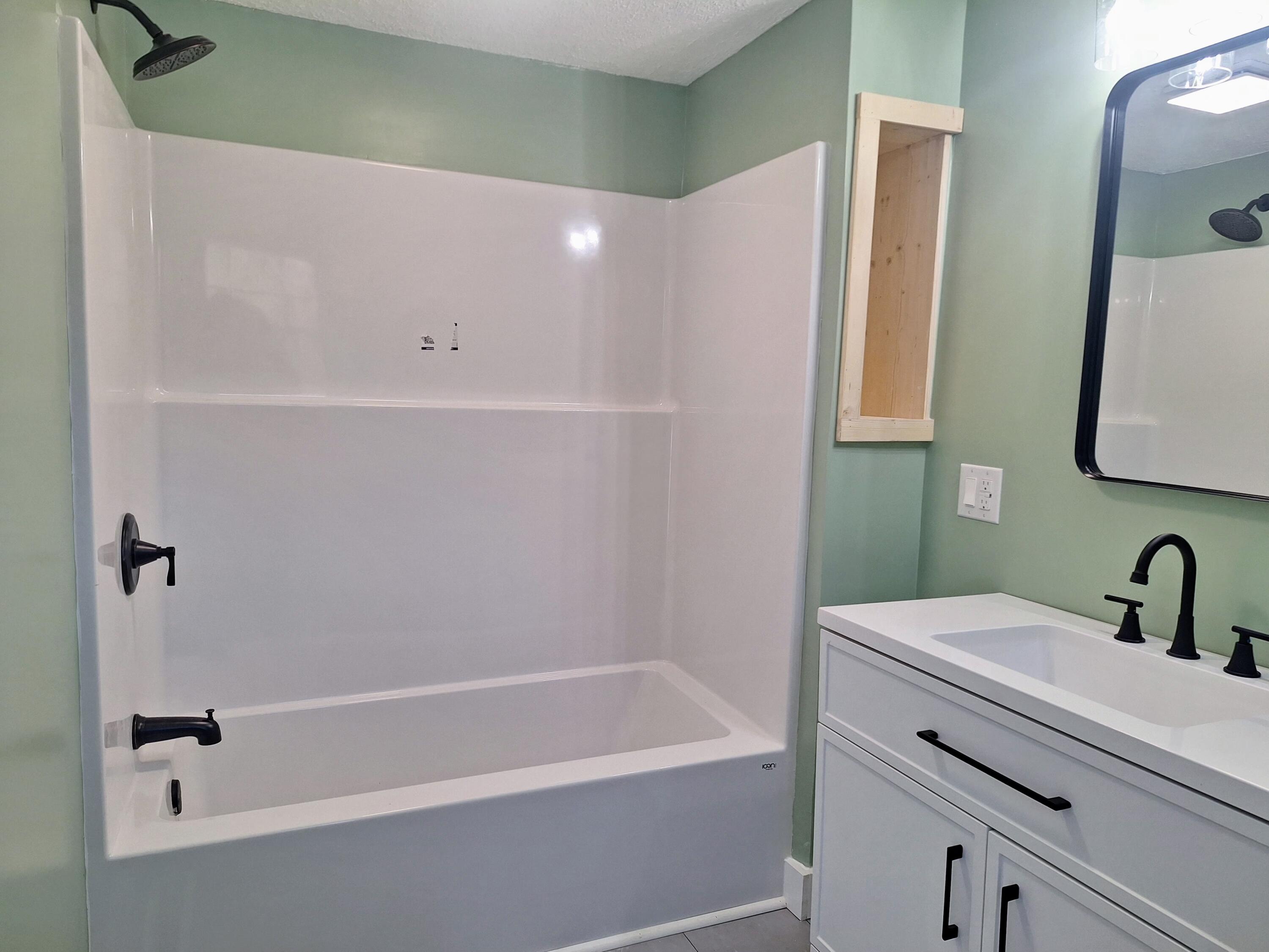 130 Tiger Hill Road Oxford, ME 04270 - Photo 16 of 32 common bath