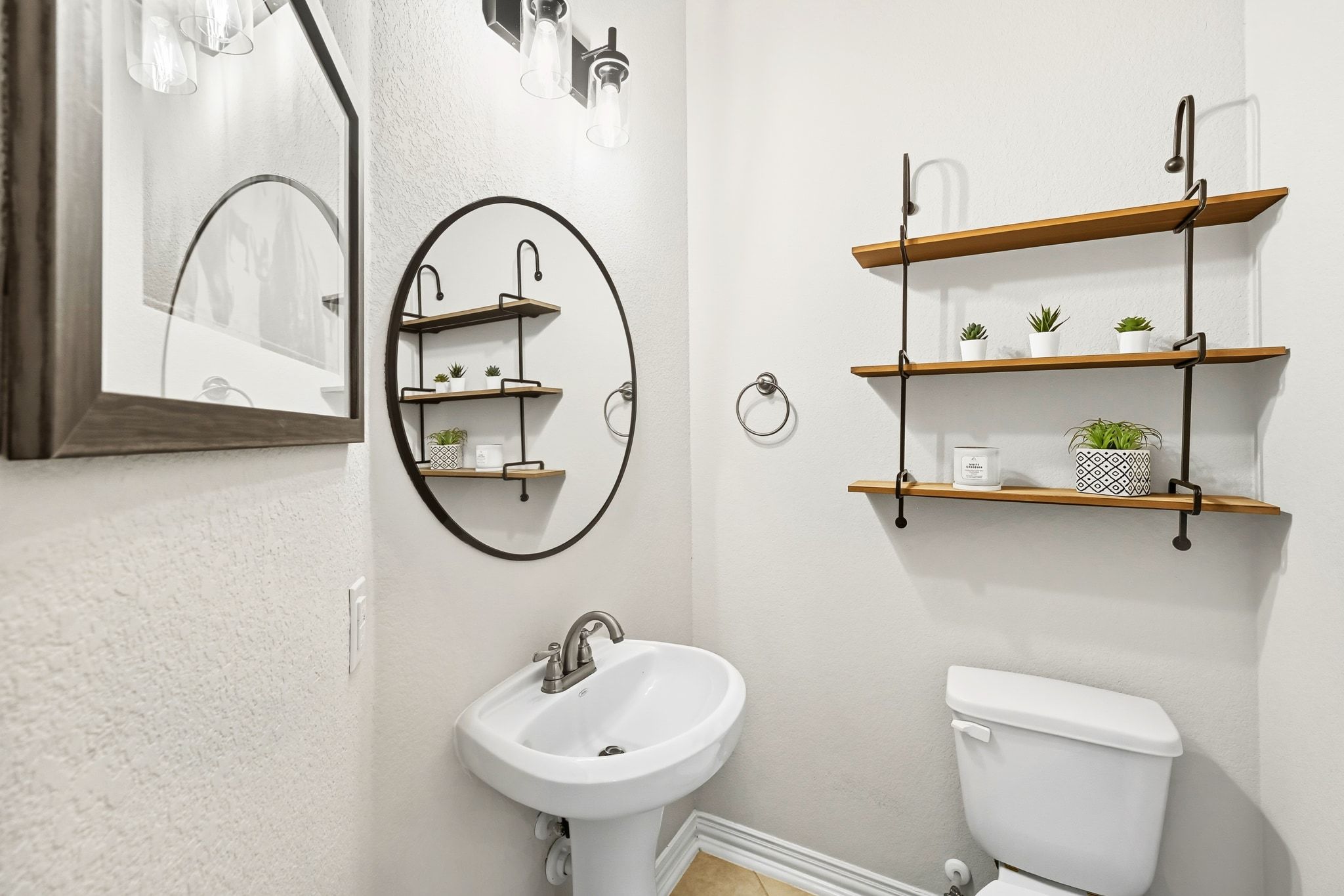 19620 Stanton Drew Pflugerville, TX 78660 - Photo 25 of 33 Bathroom featuring toilet and baseboards