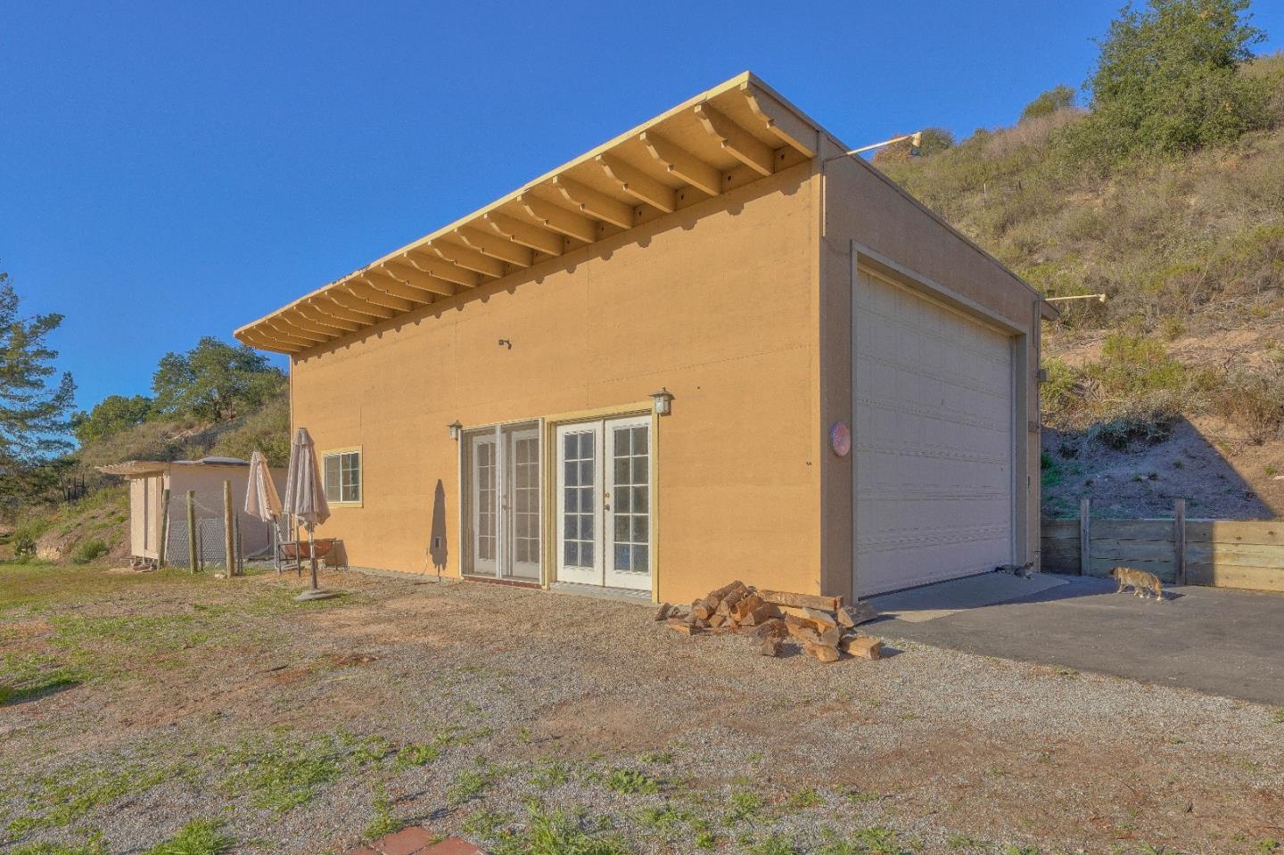 384 Corral De Tierra Road Salinas, CA 93908 - Photo 18 of 31 a backyard of a house