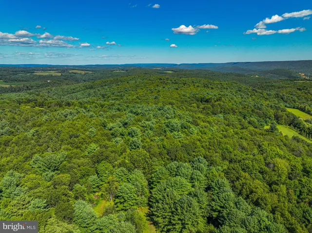 a view of an ocean from a room