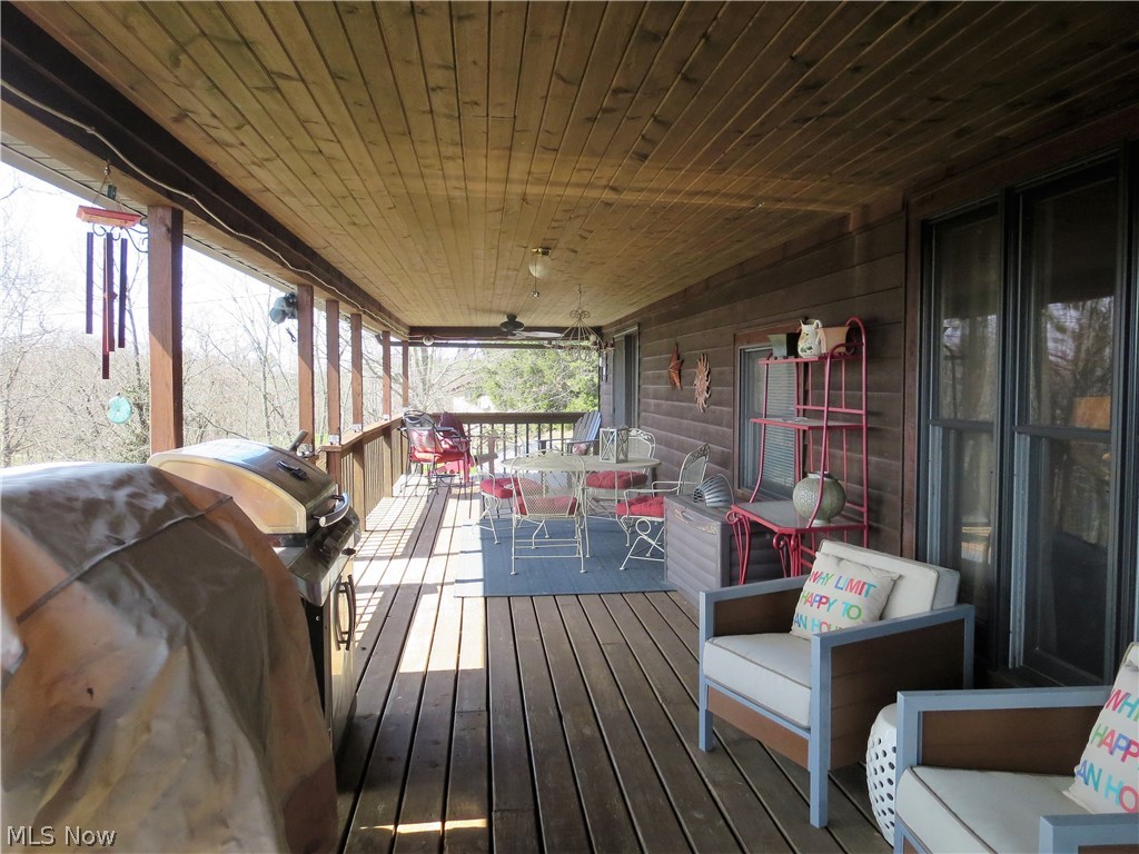 2820 Old Ashby Ridge Road Parkersburg, WV 26104 - Photo 19 of 35 Back Deck