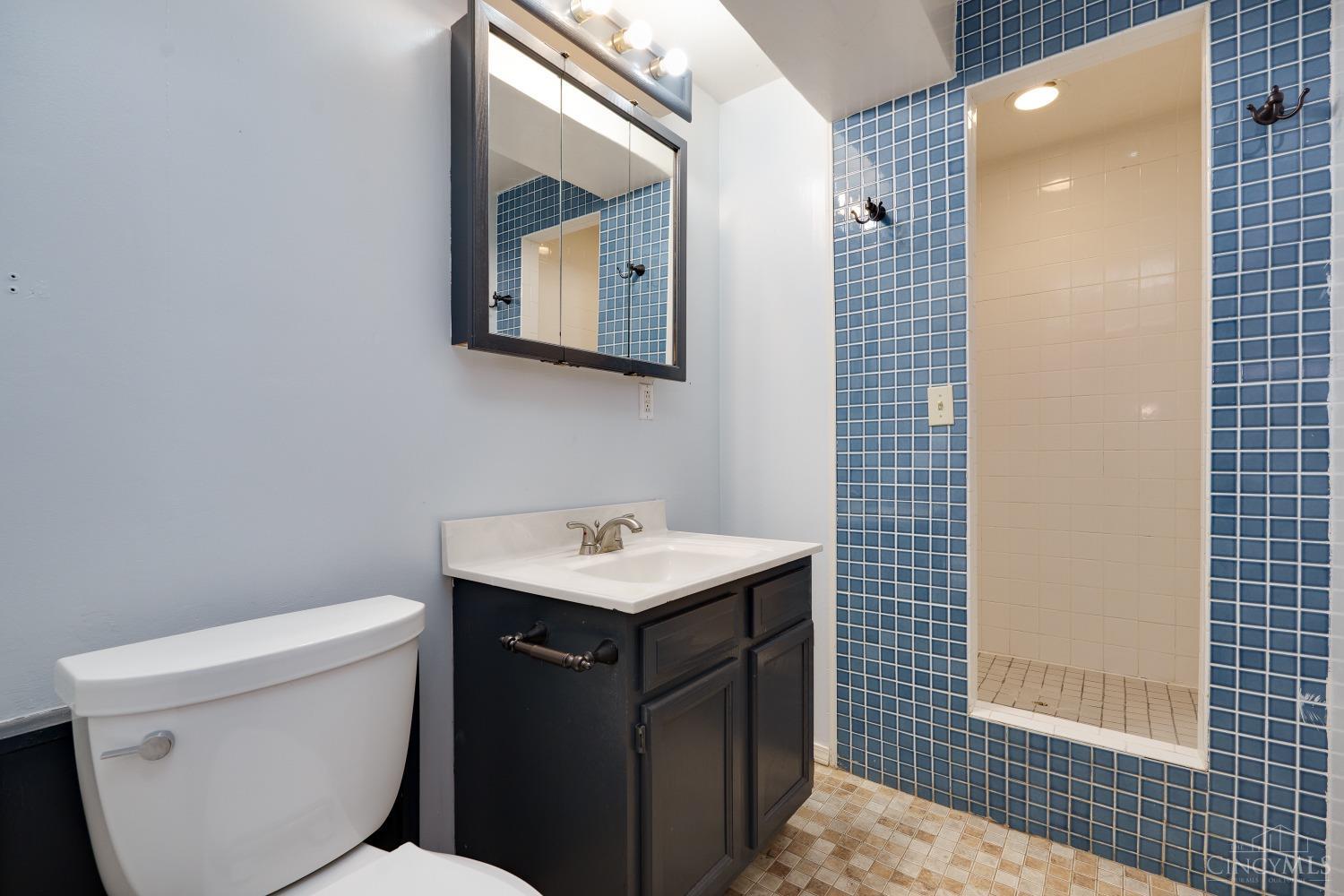 3870 Irwin Simpson Road Mason, OH 45040 - Photo 7 of 14 Gallery Image 7