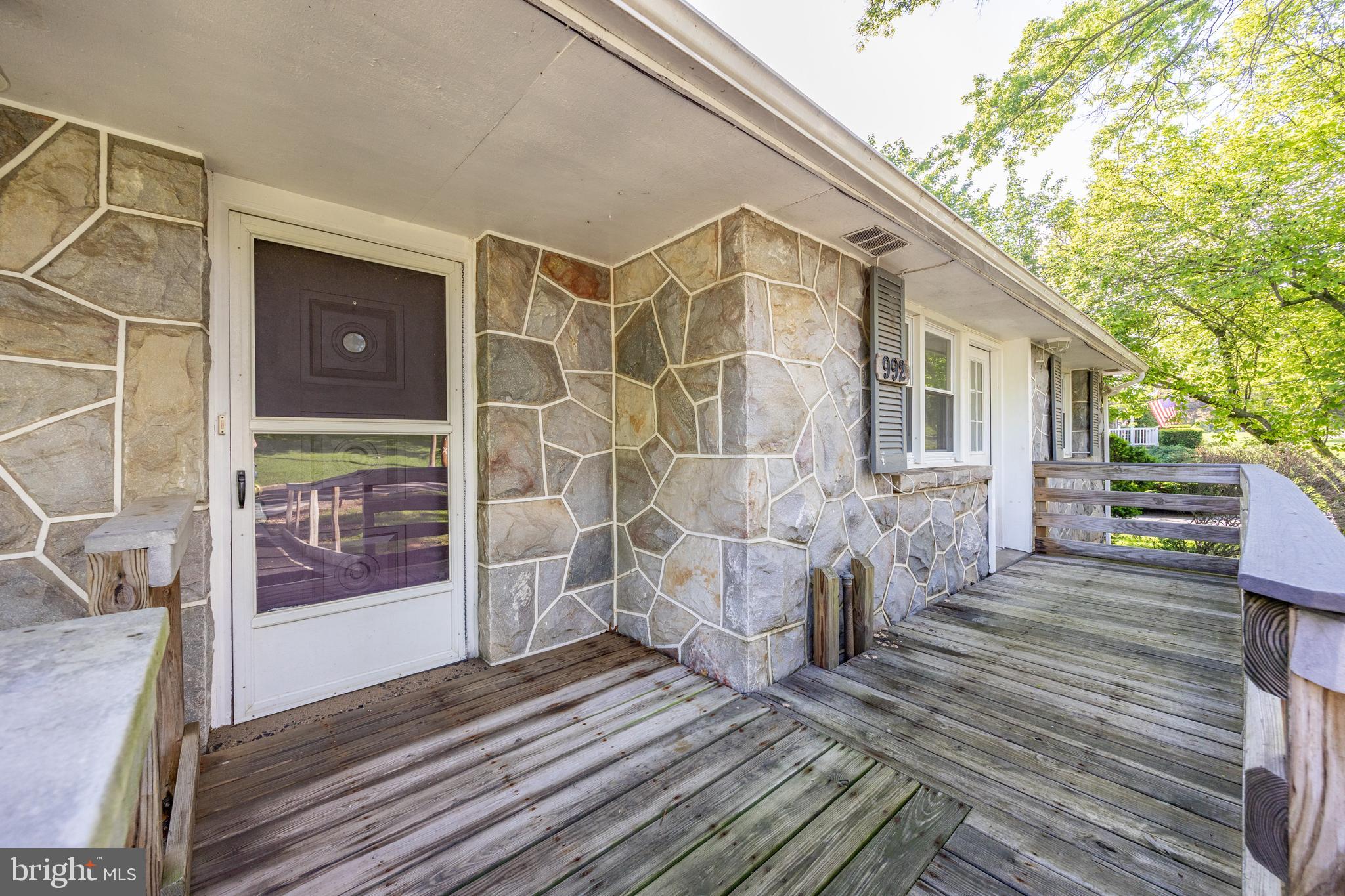 992 East Valley Road Pottstown, PA 19464 - Photo 11 of 32 Gallery Image 11