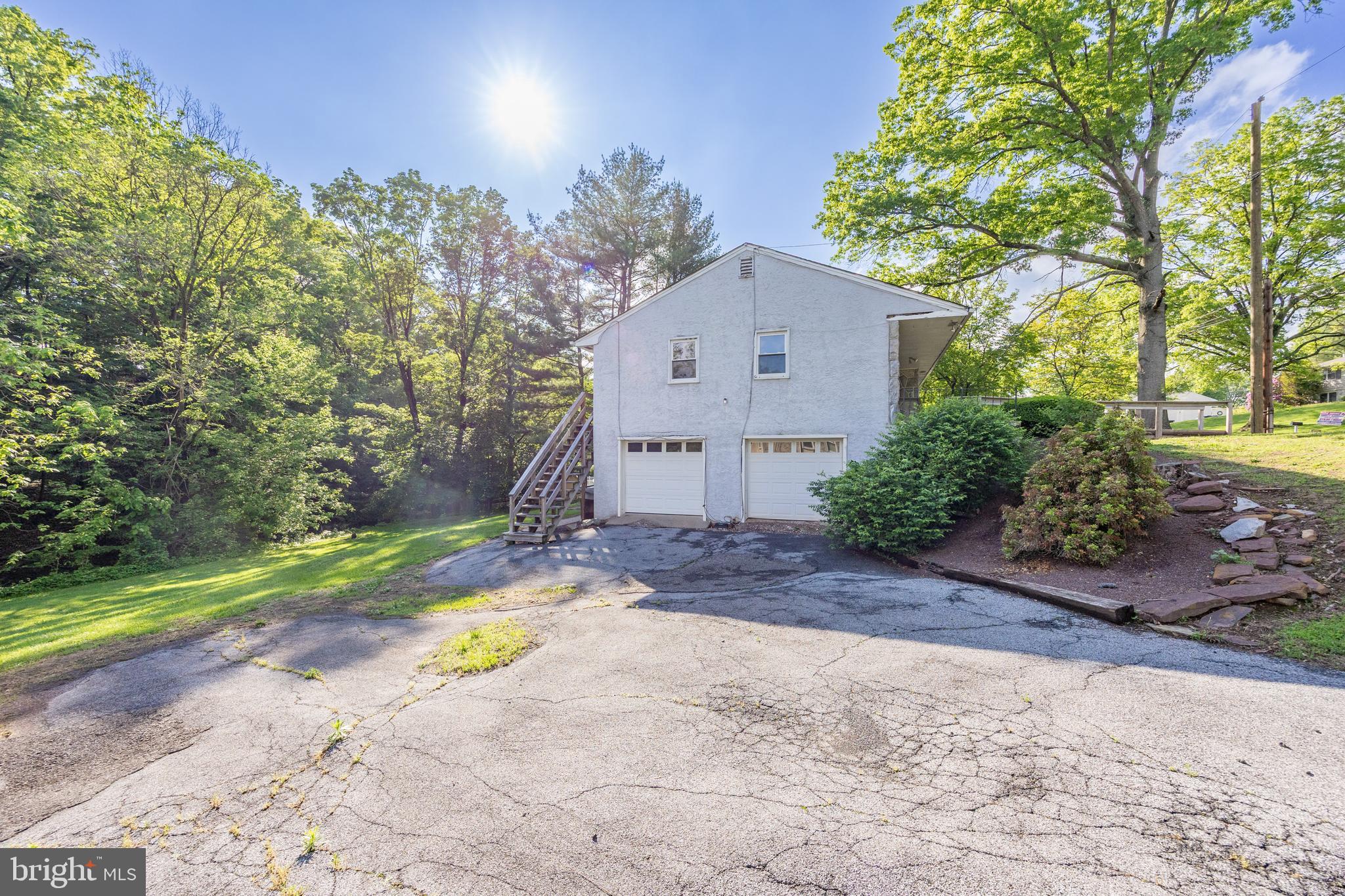 992 East Valley Road Pottstown, PA 19464 - Photo 6 of 32 Gallery Image 6