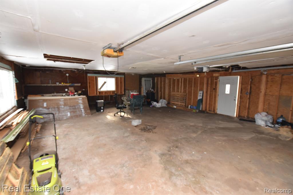 2439 Coldwater Road Flint, MI 48505 - Photo 18 of 18