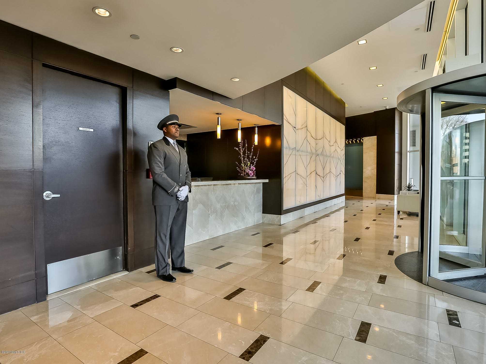 1 Broad Street, Unit PHD4 Stamford, CT 06901 - Photo 32 of 38 a bathroom with shower