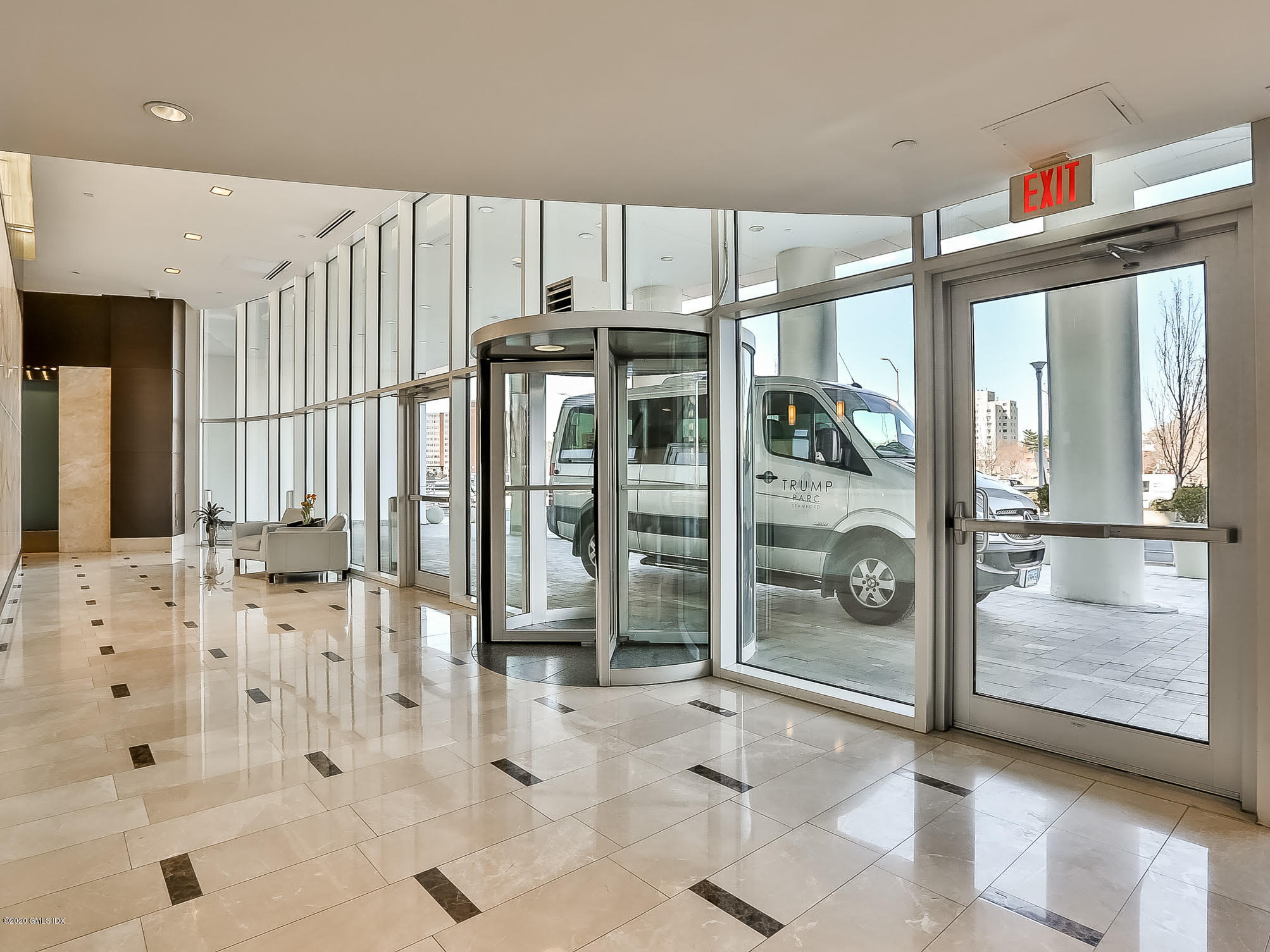 1 Broad Street, Unit PHD4 Stamford, CT 06901 - Photo 33 of 38 a view of a livingroom with kitchen