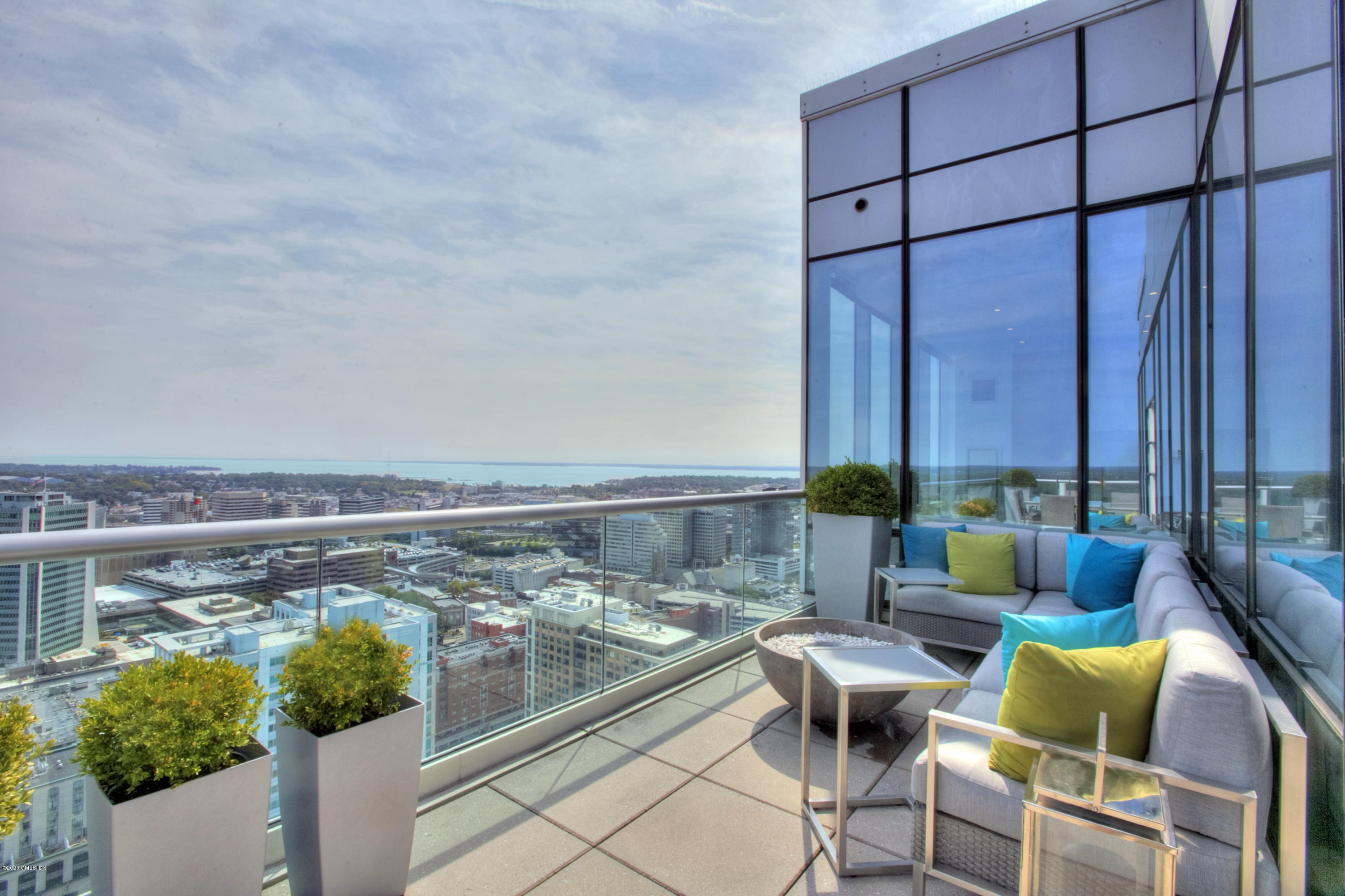 1 Broad Street, Unit PHD4 Stamford, CT 06901 - Photo 6 of 38 a view of balcony with couch and outdoor views