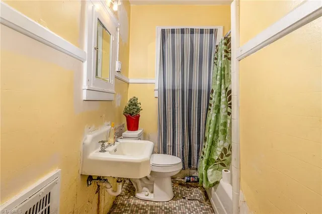 $629,900 | 1012 South Main Street, Burlington, NC 27215