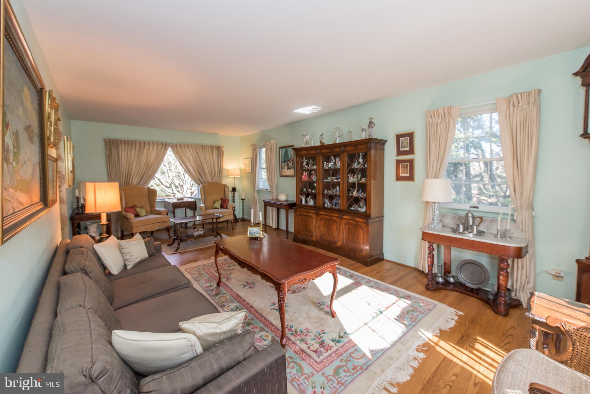 1216 Nottingham Road Westminster, MD 21157 - Photo 3 of 28 Living Room