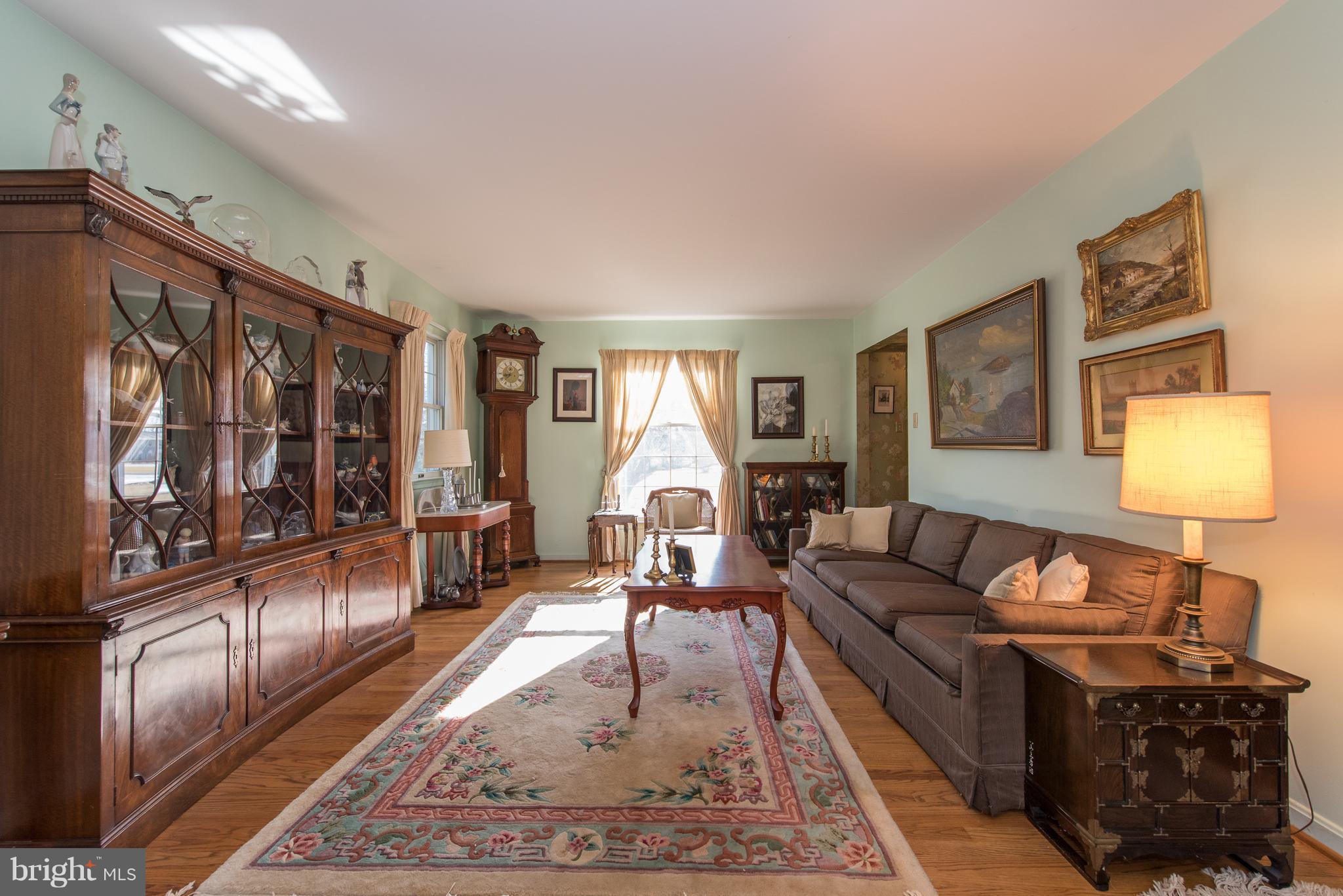 1216 Nottingham Road Westminster, MD 21157 - Photo 4 of 28 Living Room