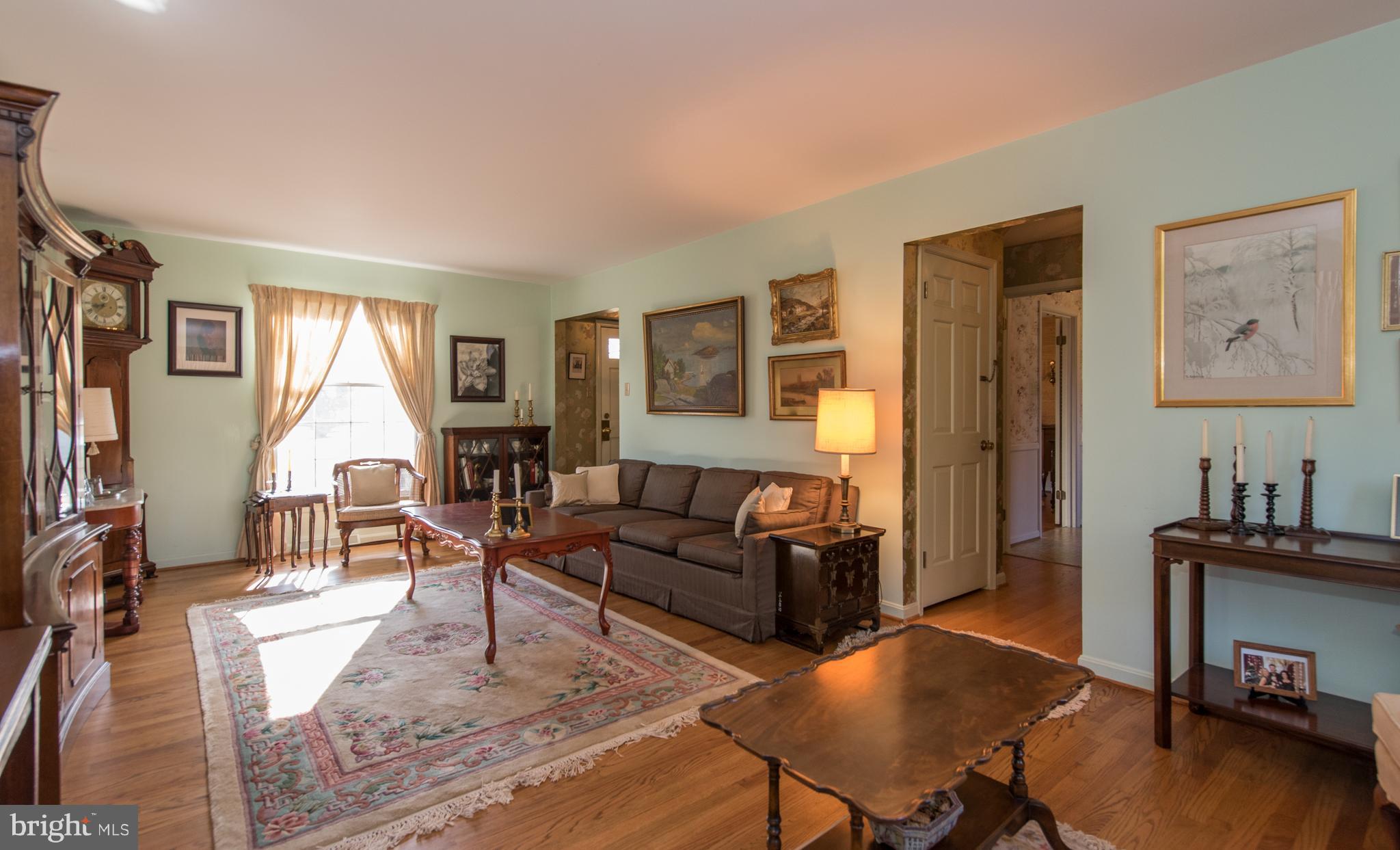 1216 Nottingham Road Westminster, MD 21157 - Photo 5 of 28 Living Room