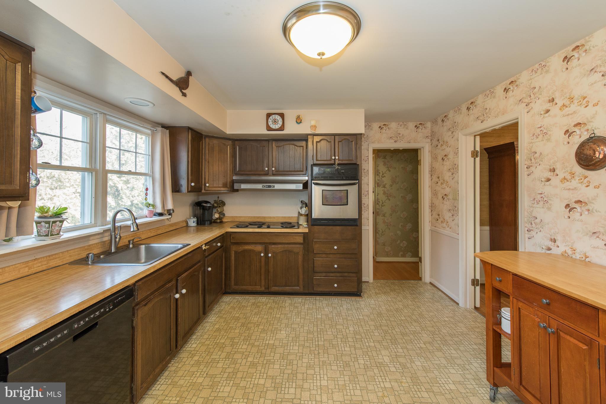 1216 Nottingham Road Westminster, MD 21157 - Photo 10 of 28 Kitchen