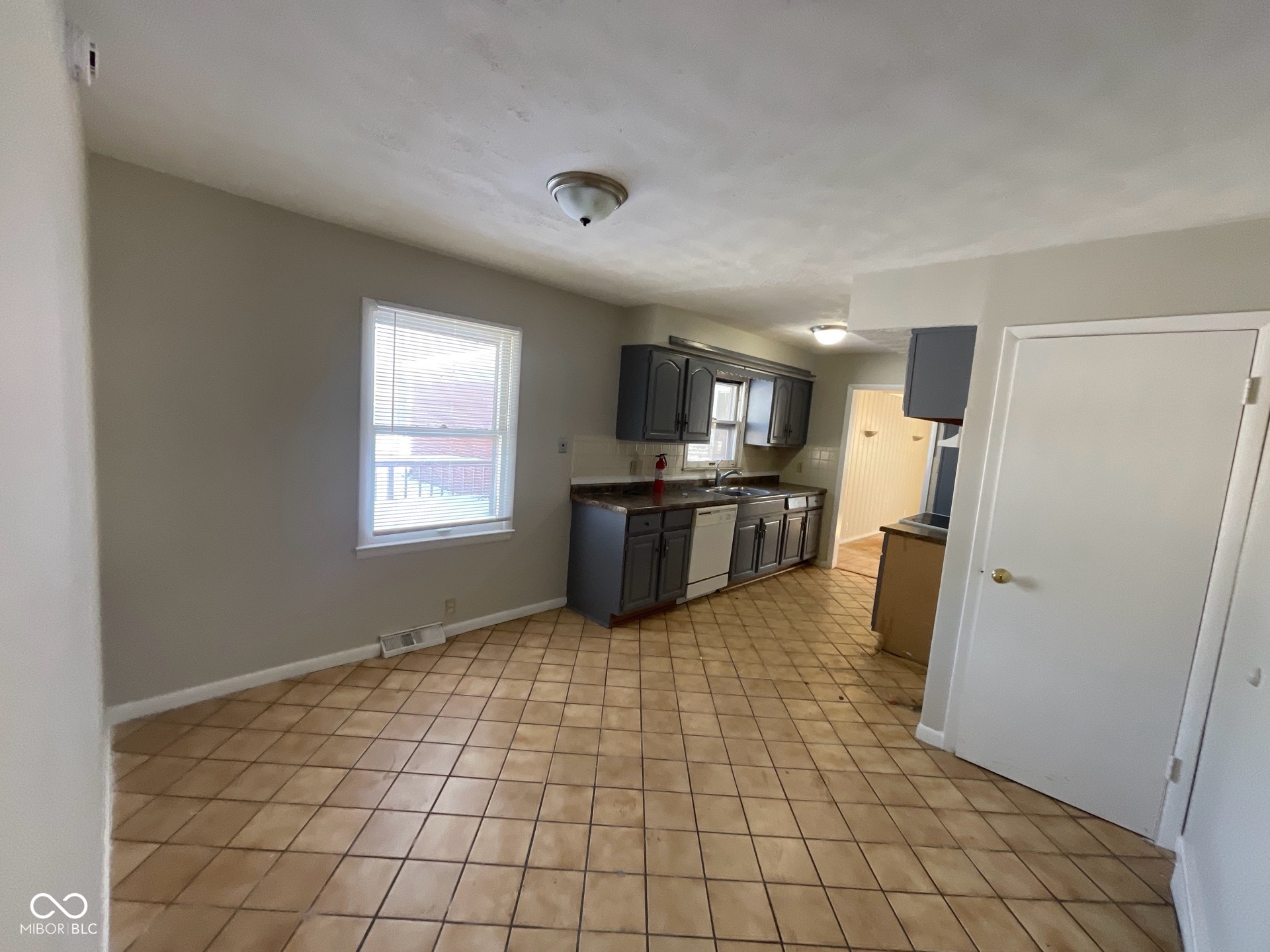 4903 Guion Road Indianapolis, IN 46254 - Photo 7 of 11