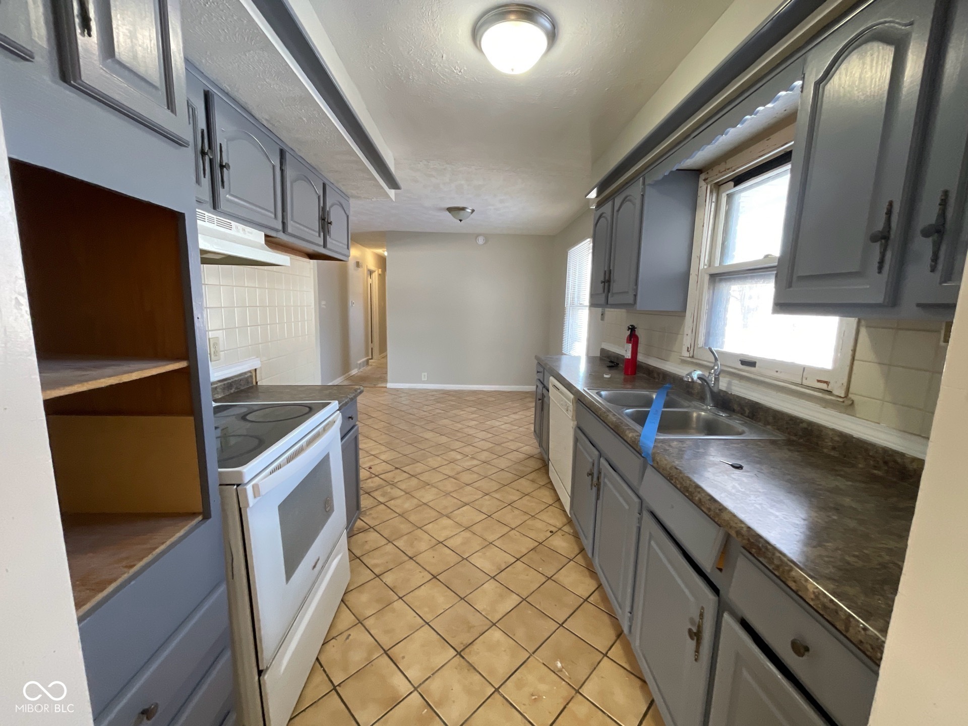 4903 Guion Road Indianapolis, IN 46254 - Photo 8 of 11