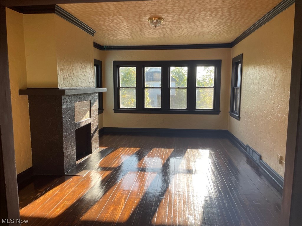 1829 Colonnade Road Cleveland, OH 44112 - Photo 4 of 25
