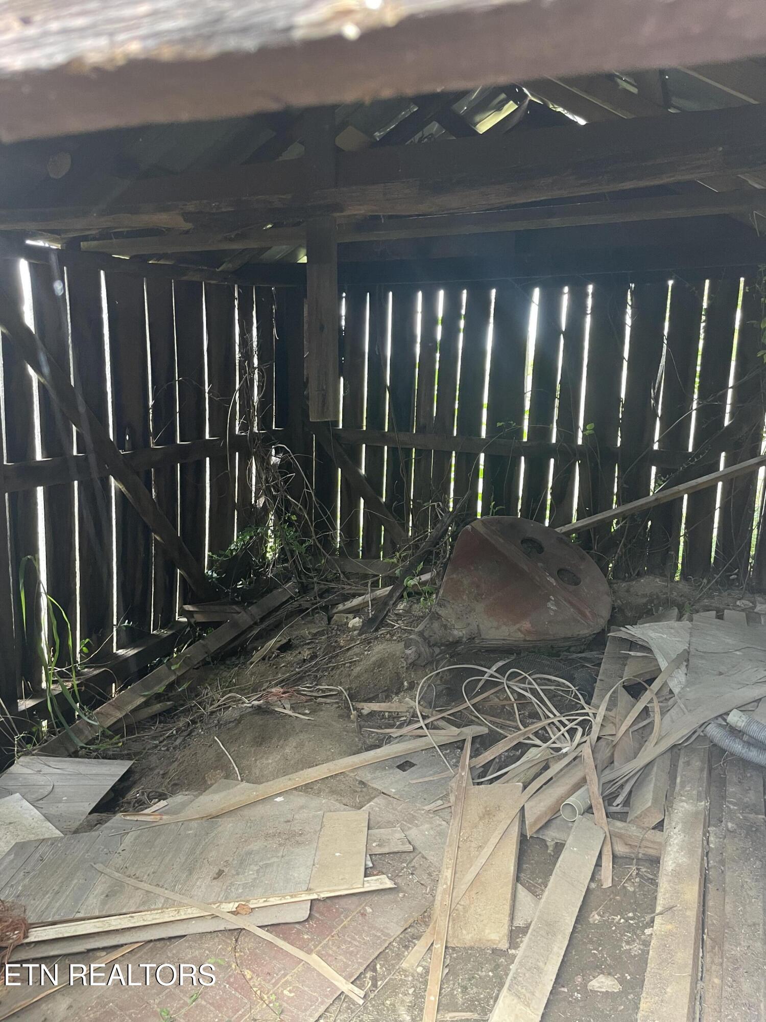 1820 Bacchus Road Tazewell, TN 37879 - Photo 20 of 20 blacksmith inside
