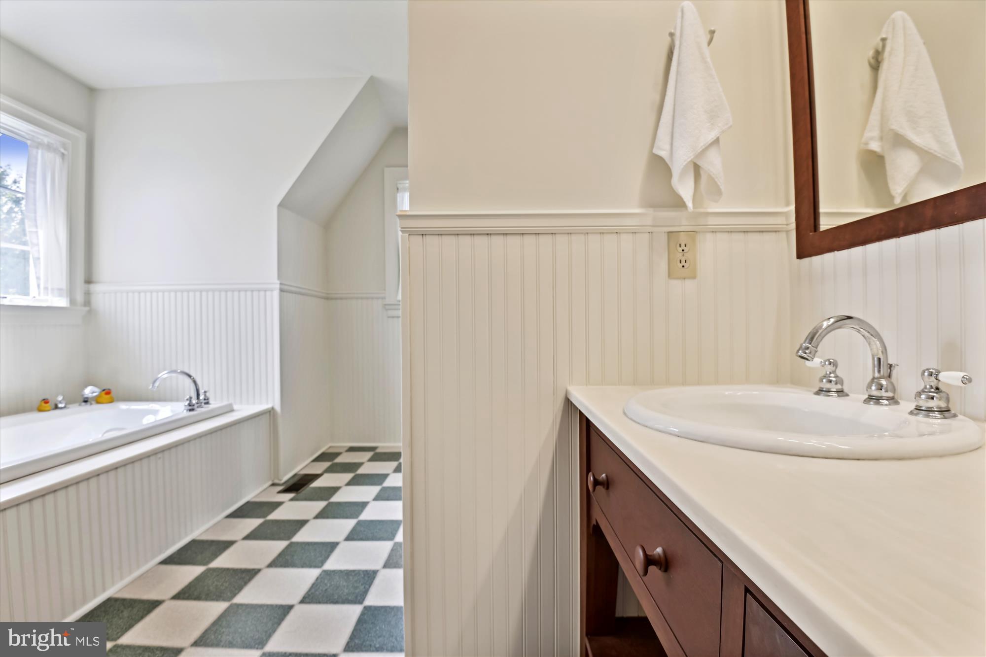 1803 Orwig Road New Freedom, PA 17349 - Photo 39 of 82 Bedroom 1 en-suite full bathroom