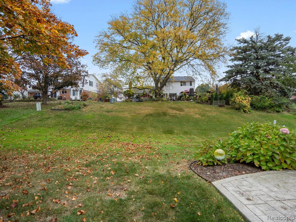 960 Dahlia Lane Rochester Hills, MI 48307 - Photo 32 of 35