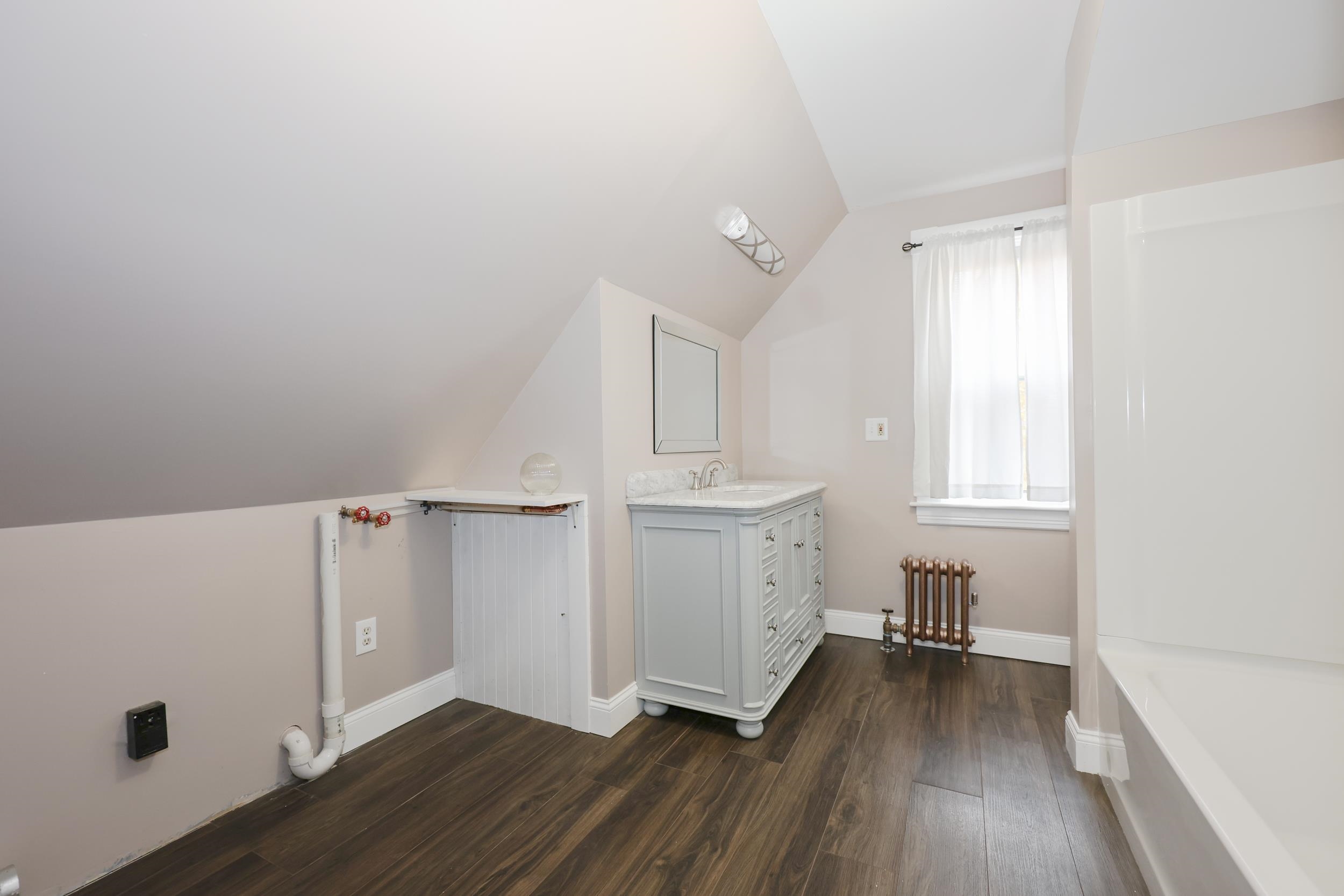 497 Concord Street Manchester, NH 03104 - Photo 7 of 35