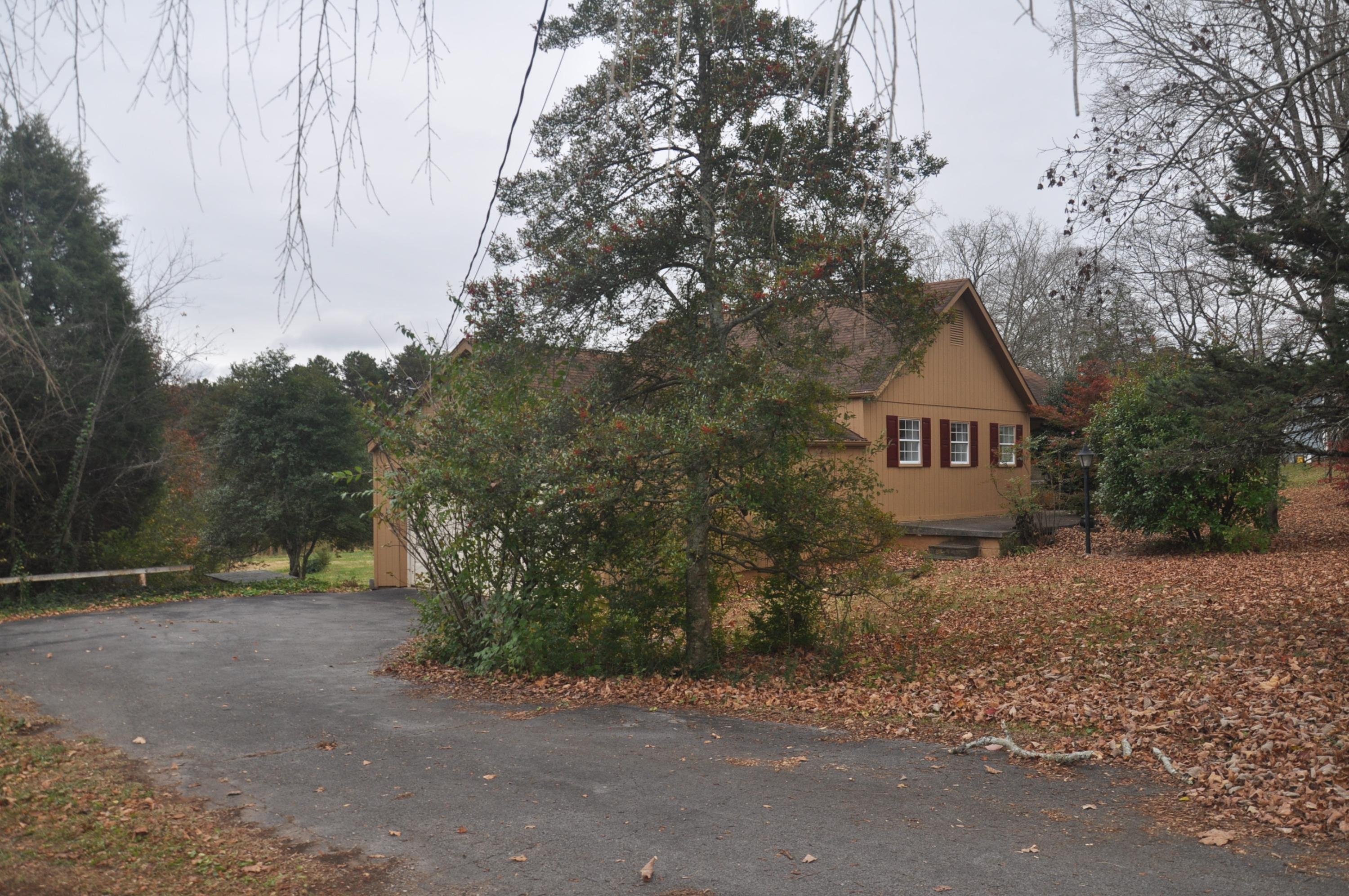 2471 Topside Road Louisville, TN 37777 - Photo 3 of 12 *
