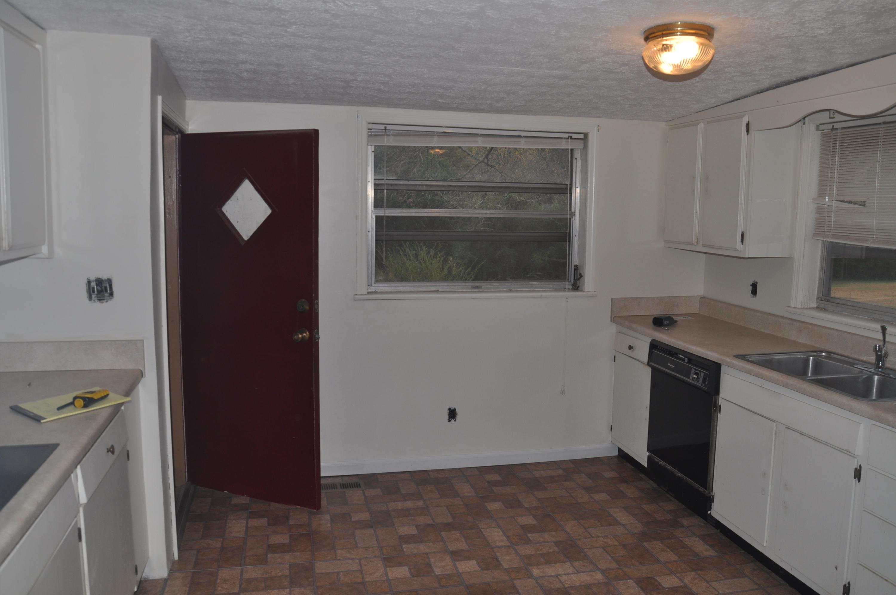 2471 Topside Road Louisville, TN 37777 - Photo 7 of 12 *