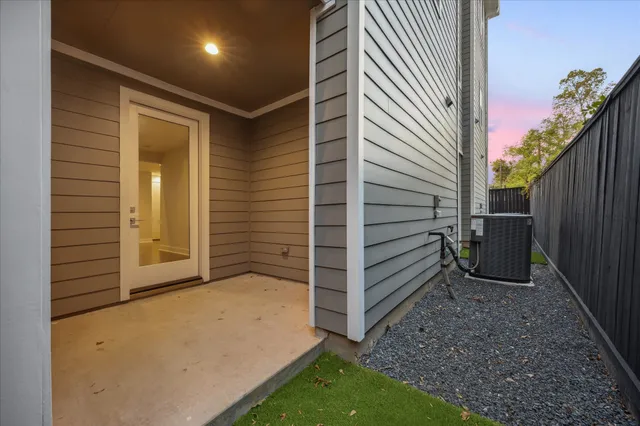 $3,500 | 1518 Houston Avenue, Houston, TX 77007