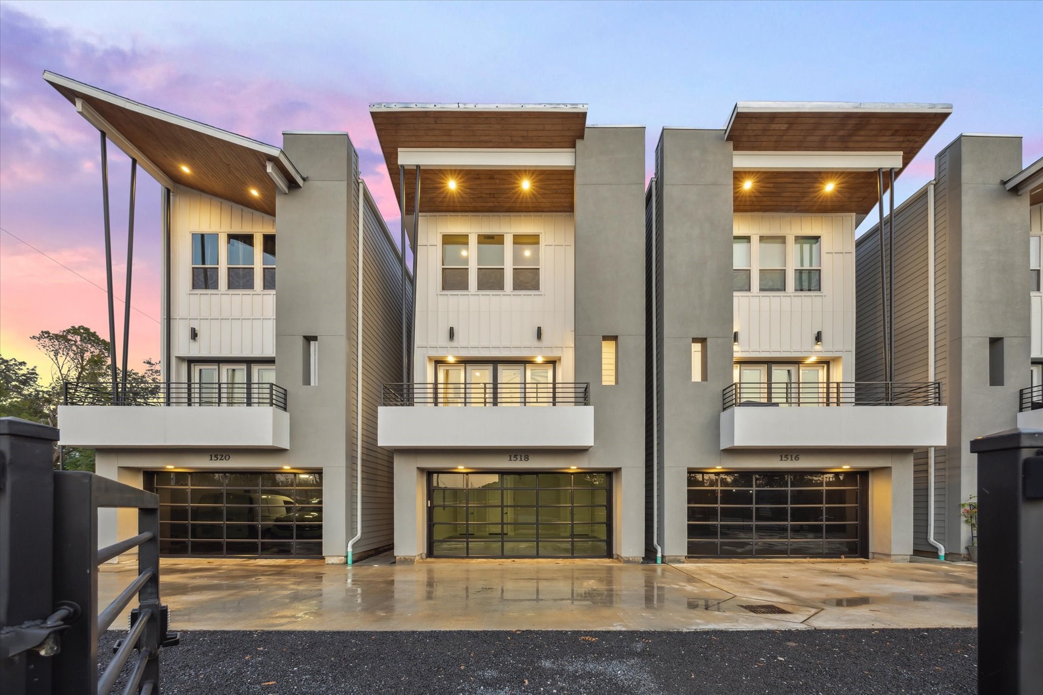 1518 Houston Avenue Houston, TX 77007 - Photo 39 of 40 a front view of a house with glass windows