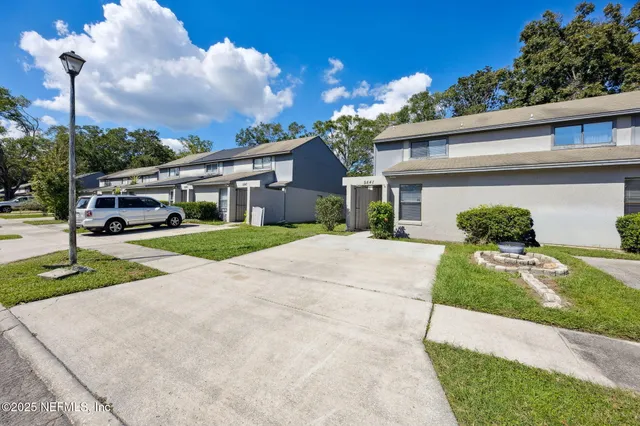 $185,000 | 5541 Greatpine Lane North, Unit 4, Jacksonville, FL 32244
