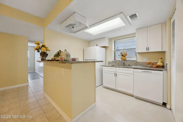 $185,000 | 5541 Greatpine Lane North, Unit 4, Jacksonville, FL 32244