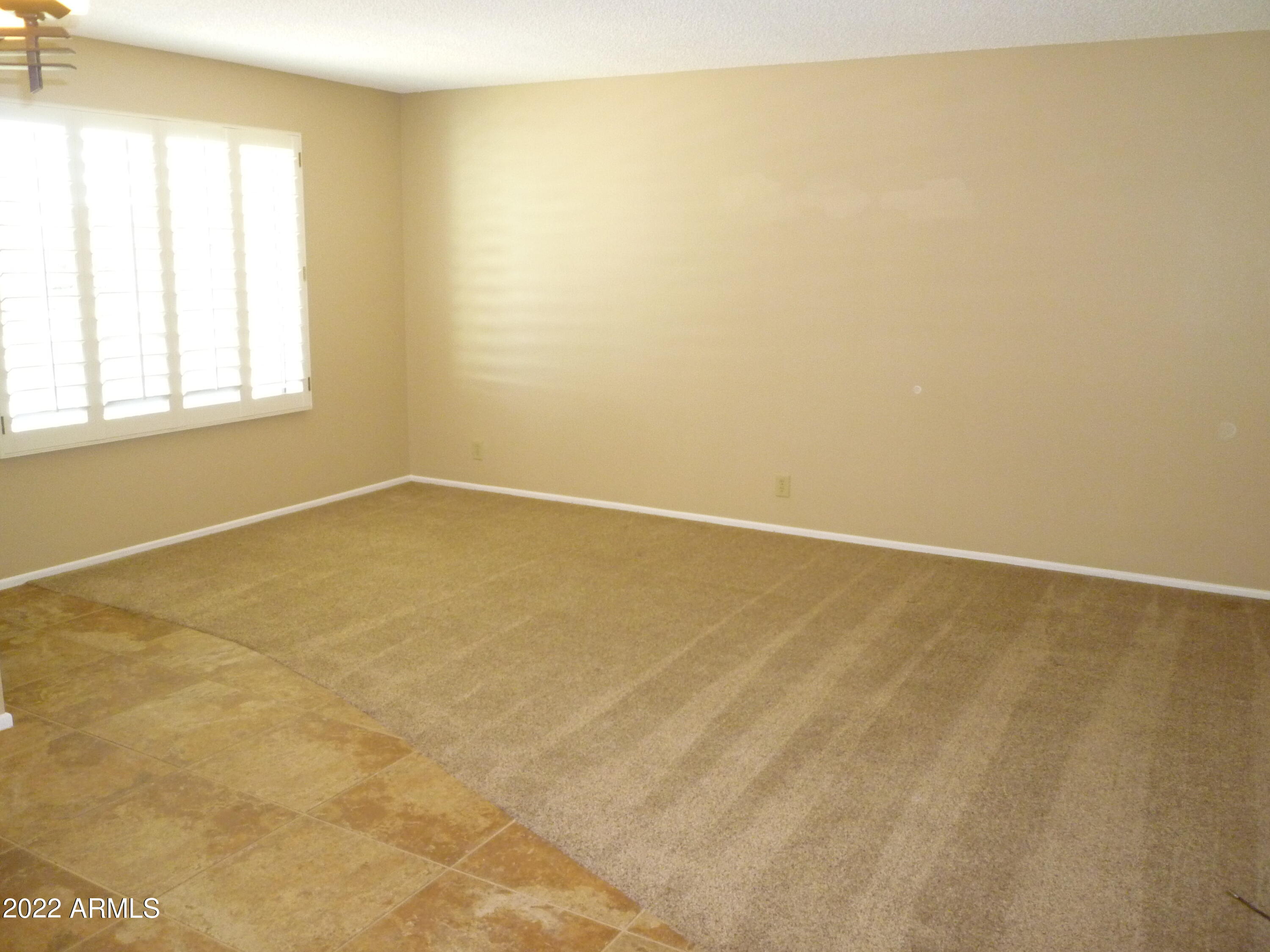 520 South Greenfield Road, Unit 4 Mesa, AZ 85206 - Photo 11 of 36 Living Room