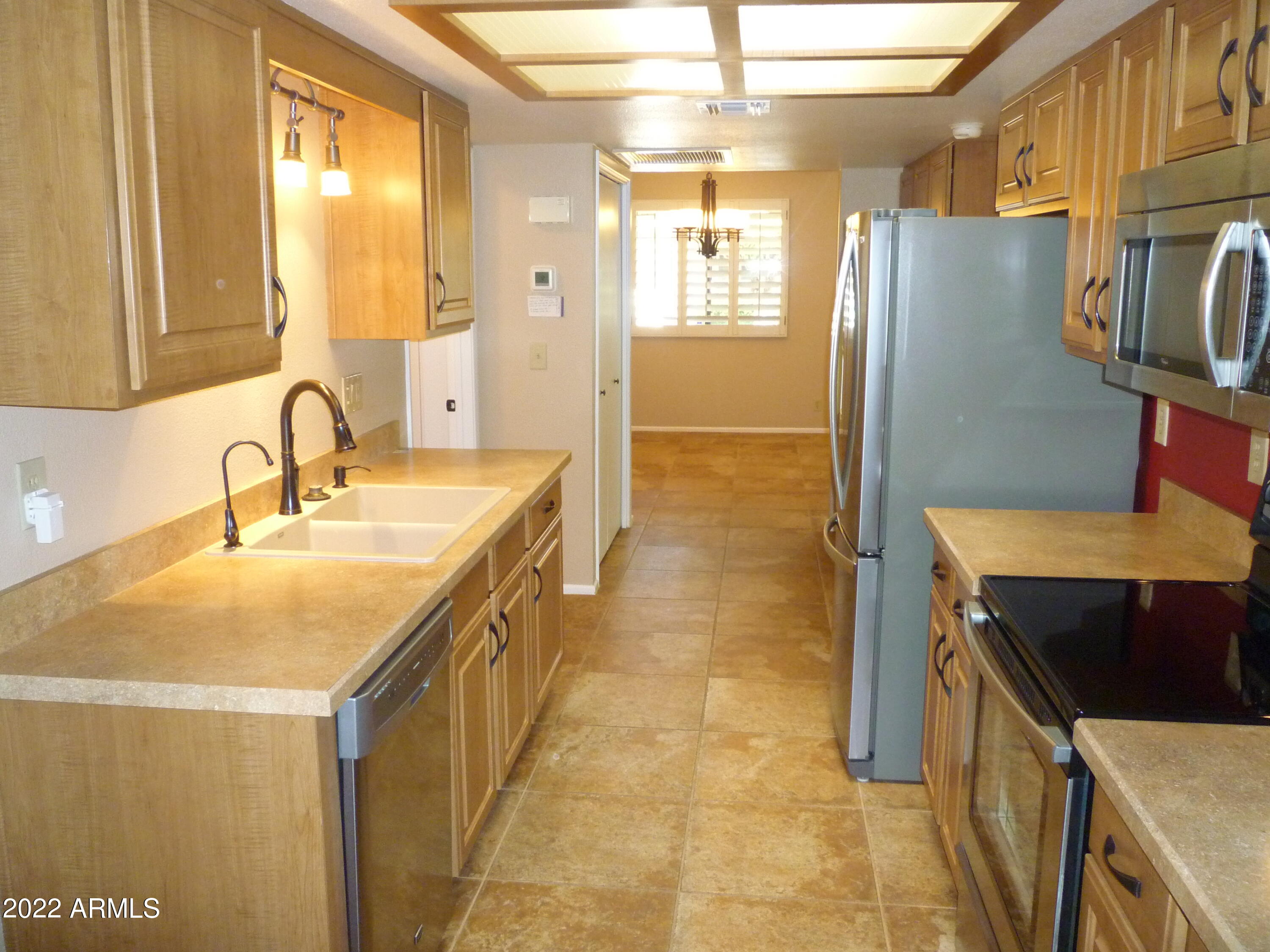 520 South Greenfield Road, Unit 4 Mesa, AZ 85206 - Photo 15 of 36 Kitchen