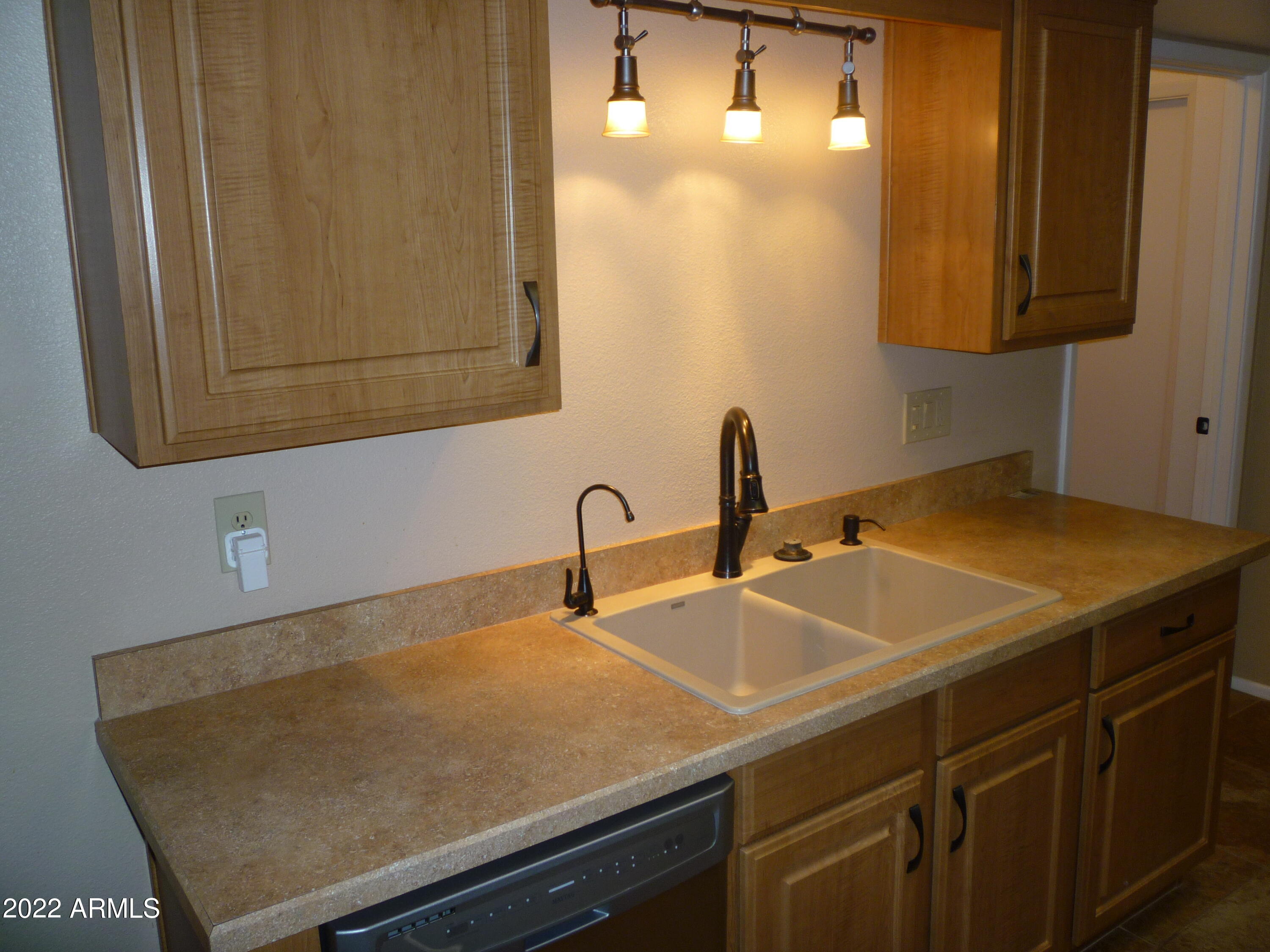 520 South Greenfield Road, Unit 4 Mesa, AZ 85206 - Photo 16 of 36 Kitchen