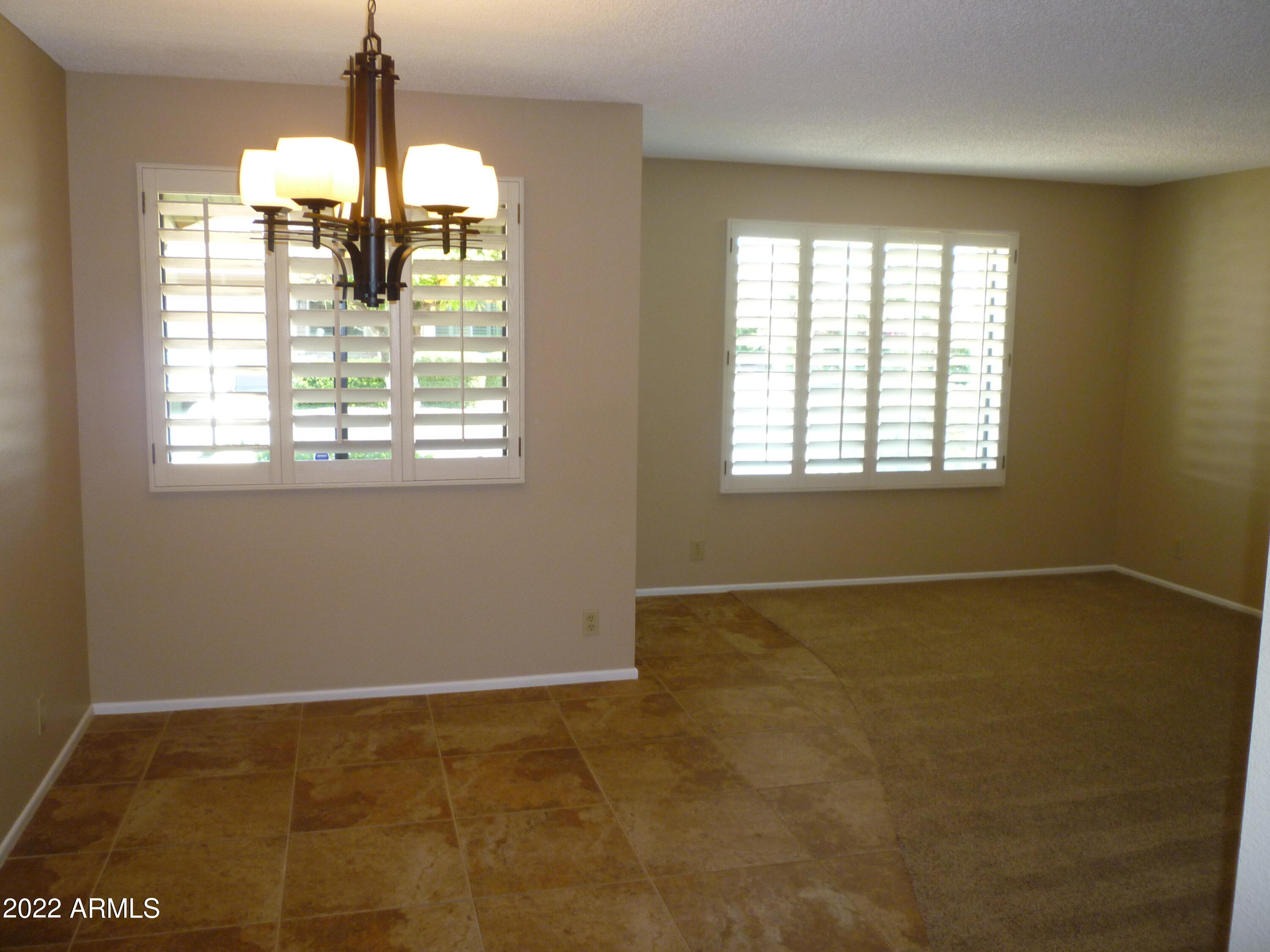 520 South Greenfield Road, Unit 4 Mesa, AZ 85206 - Photo 10 of 36 Living Room