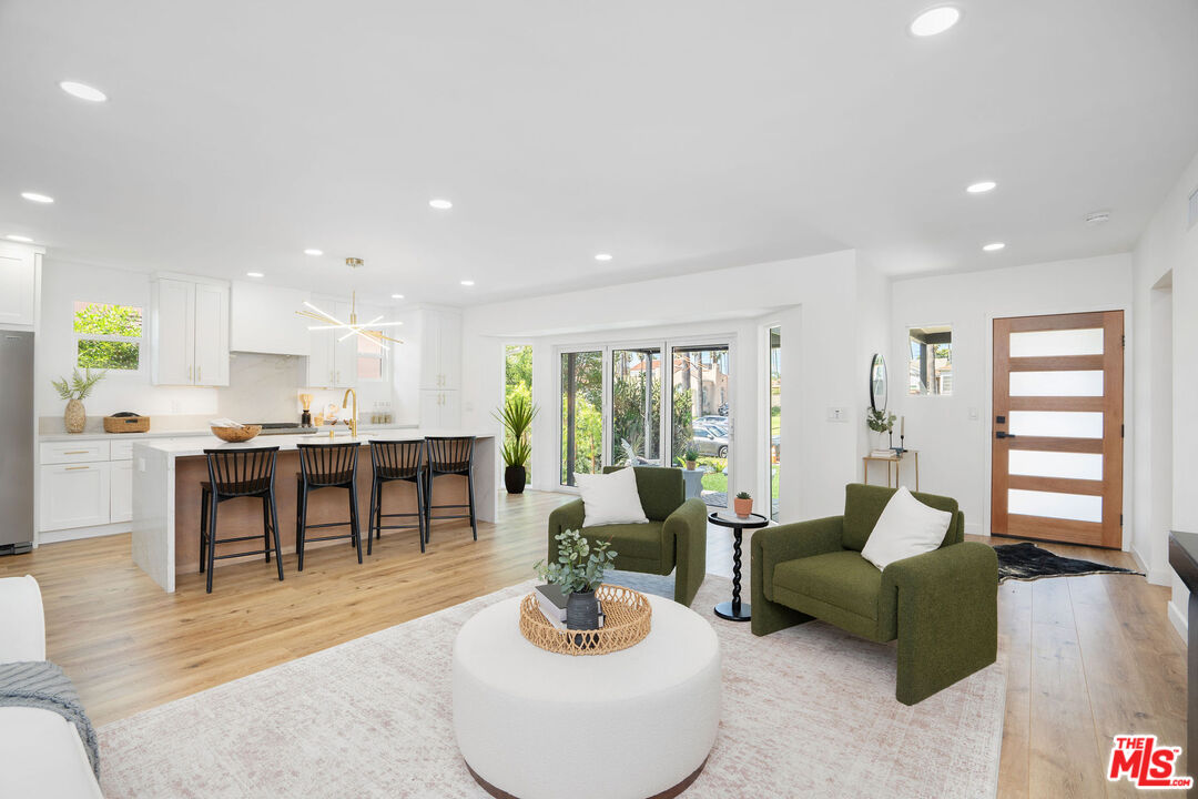 5418 South Rimpau Boulevard Los Angeles, CA 90043 - Photo 1 of 28