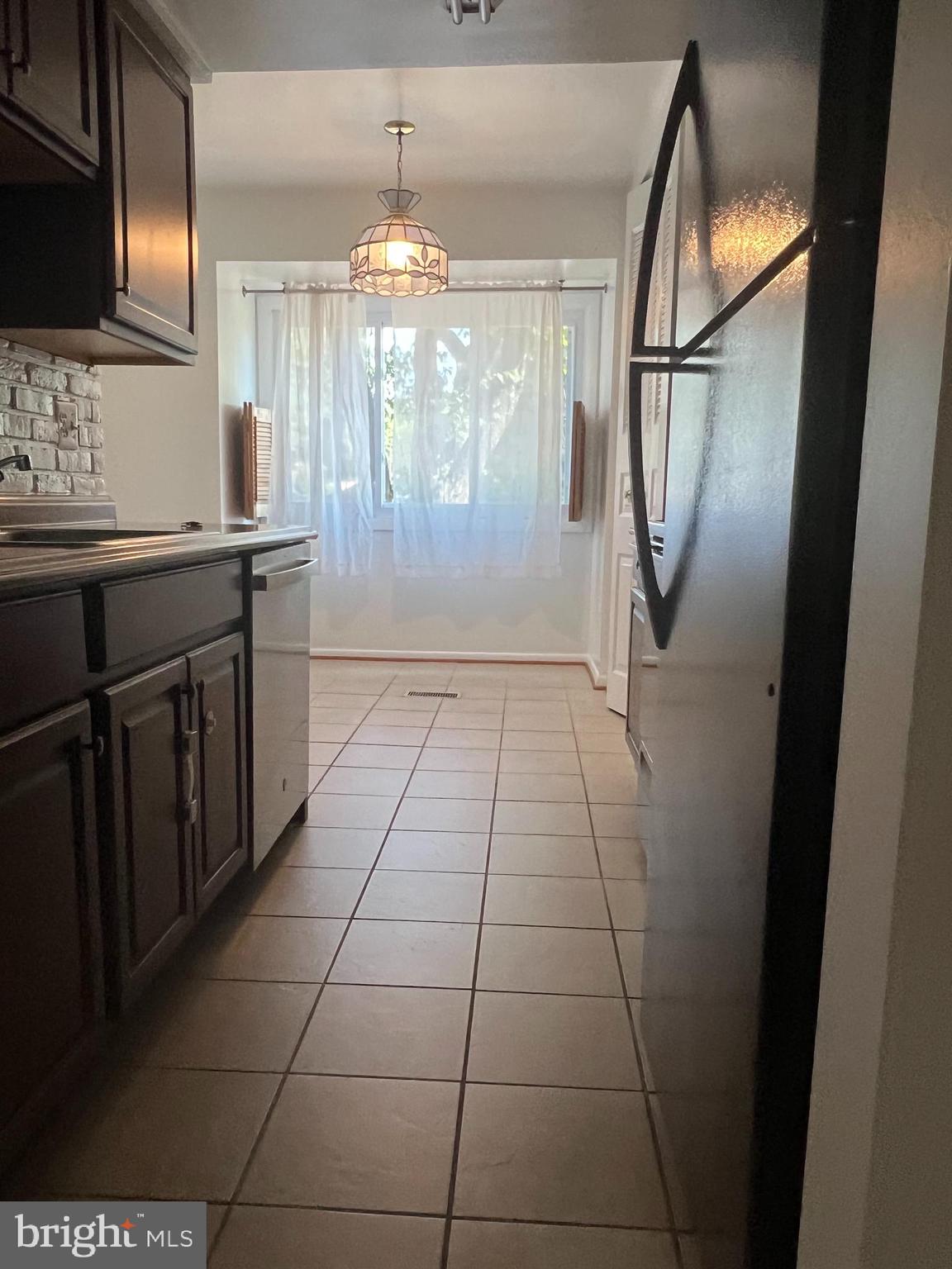 104 Giles Place Sterling, VA 20164 - Photo 5 of 14