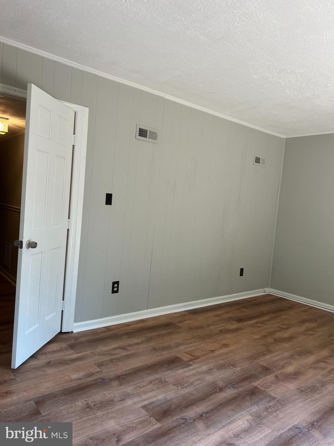 104 Giles Place Sterling, VA 20164 - Photo 9 of 14