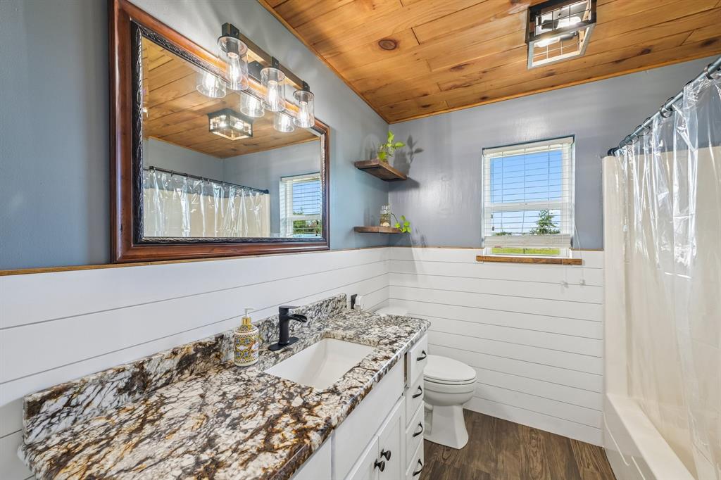 2762 West Highway 199 Springtown, TX 76082 - Photo 17 of 33 Nice!