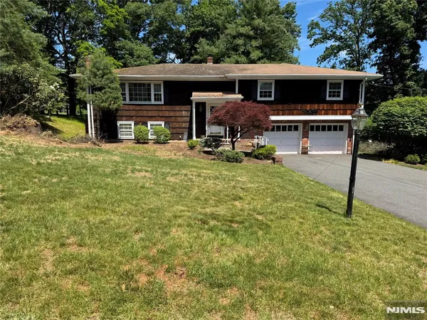 $4,500 | 76 Cider Mill Road, Hawthorne, NJ 07506