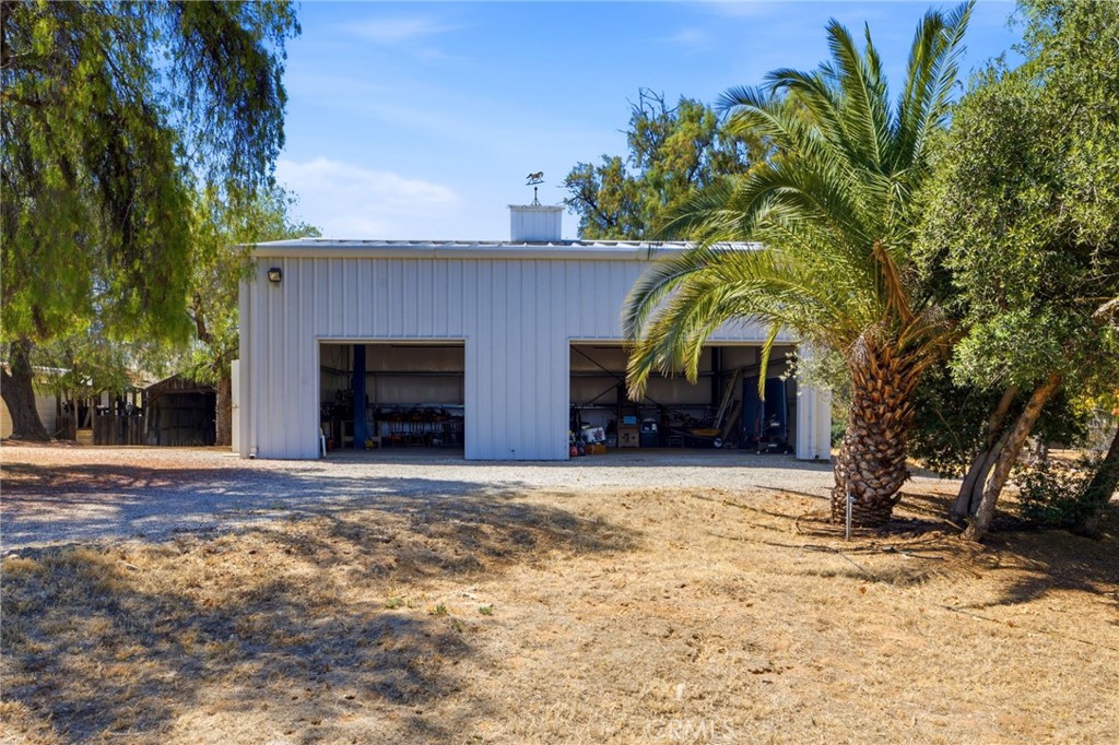 1464 Pacific Street Redlands, CA 92373 - Photo 5 of 32