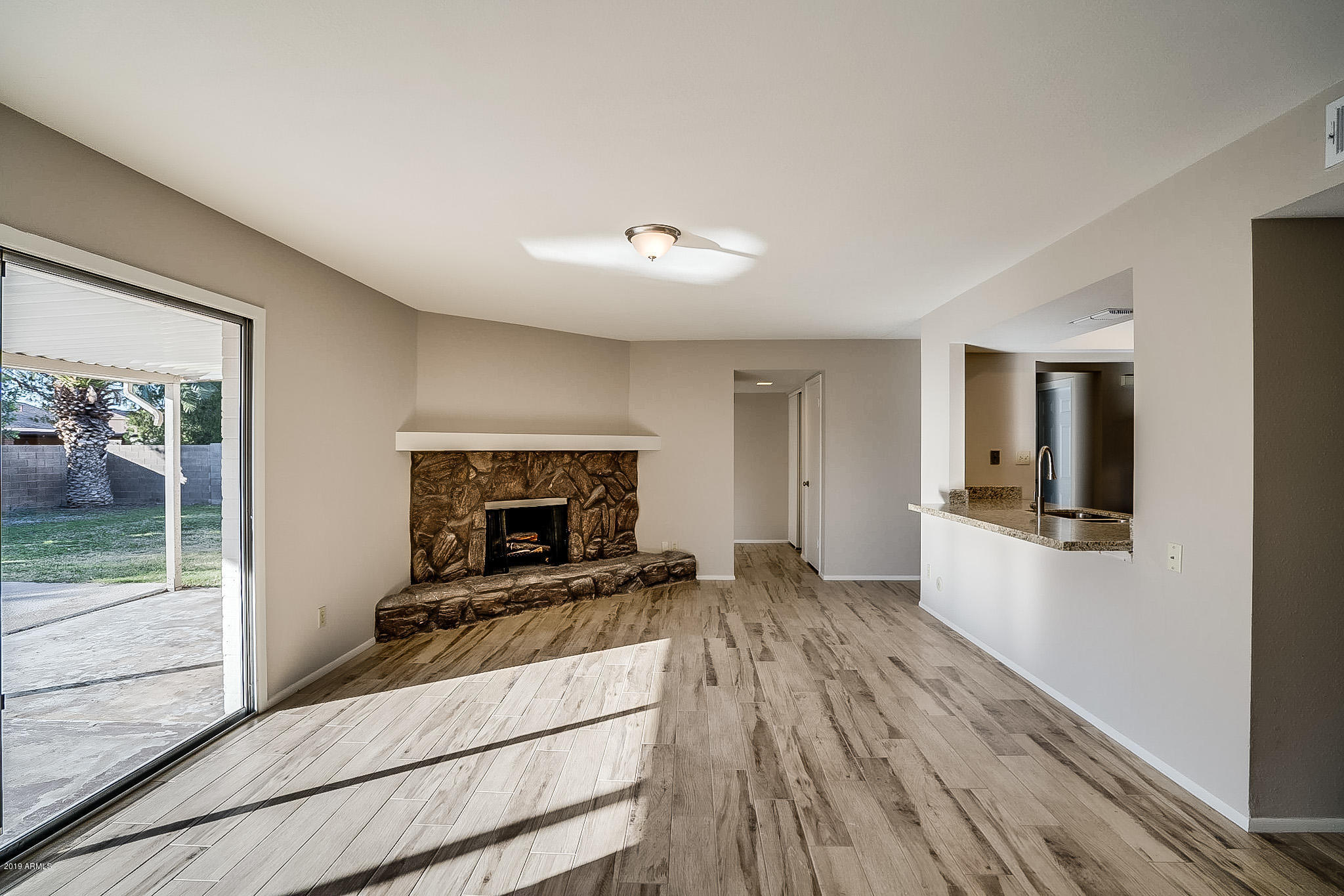 3735 West Phelps Road Phoenix, AZ 85053 - Photo 3 of 20 photo_03