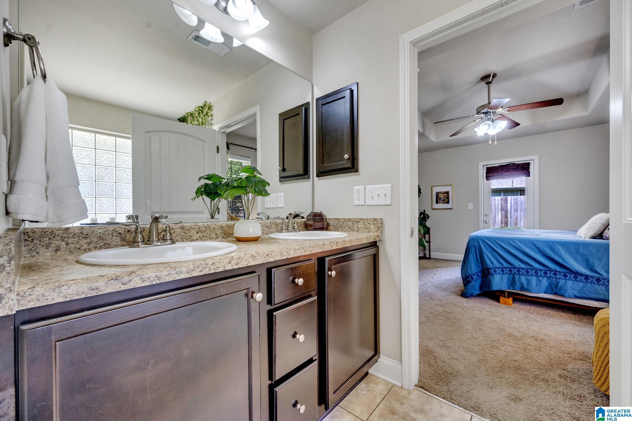 409 Marsh Circle Calera, AL 35040 - Photo 5 of 28