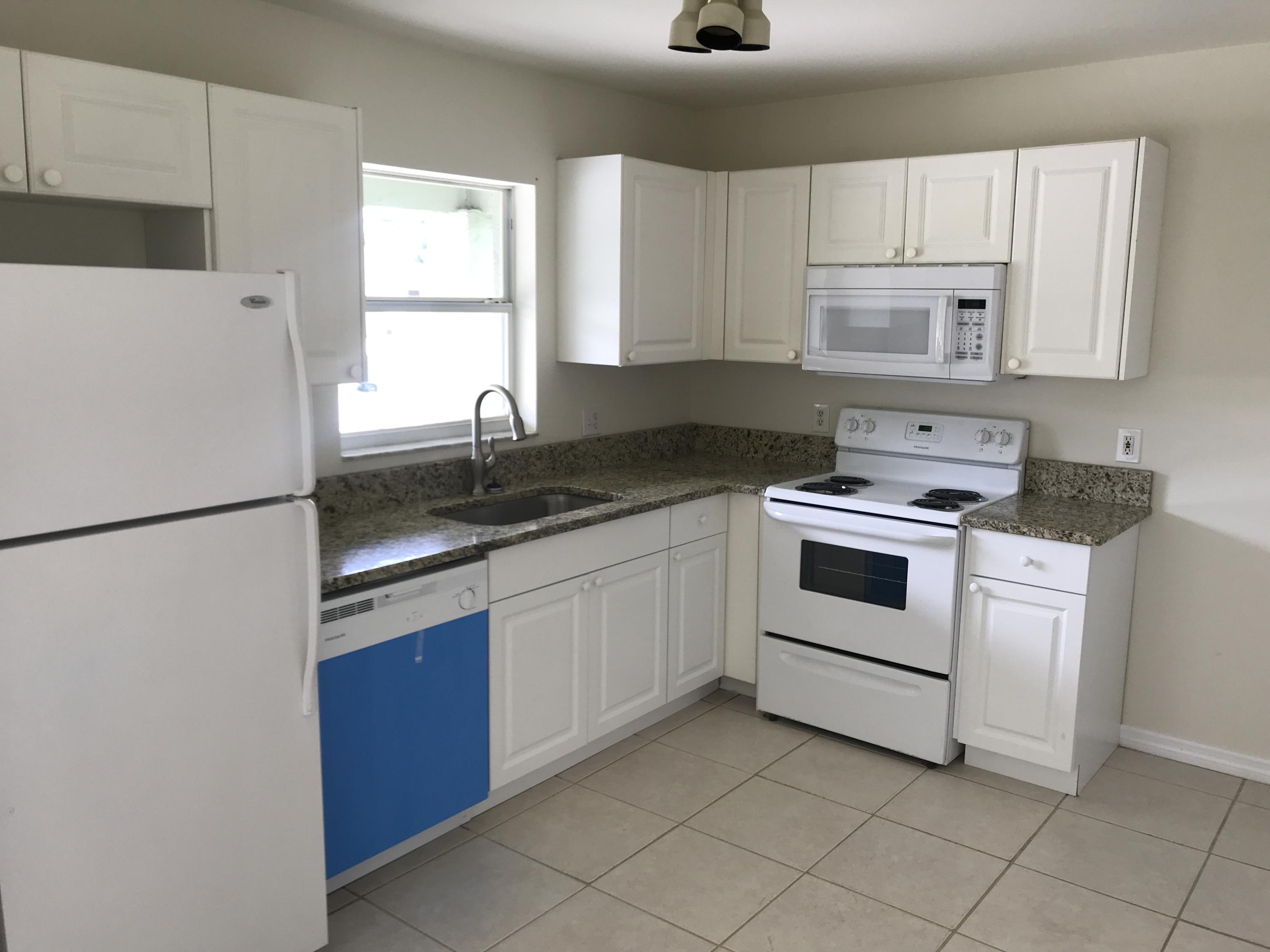 4451 Timber Ridge Lane Fort Pierce, FL 34982 - Photo 8 of 21 IMG_6681