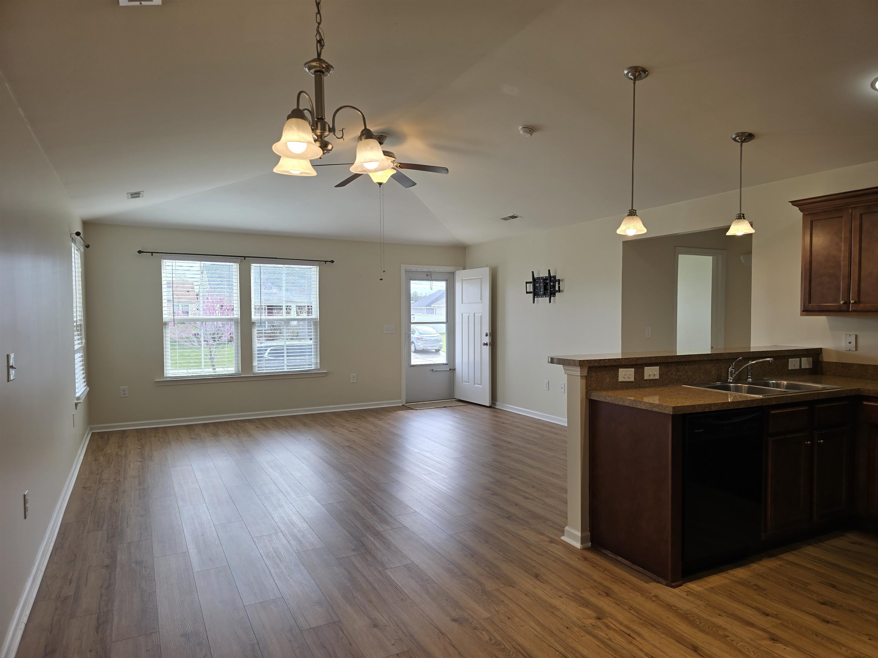 1328 Valor Road Conway, SC 29527 - Photo 5 of 21