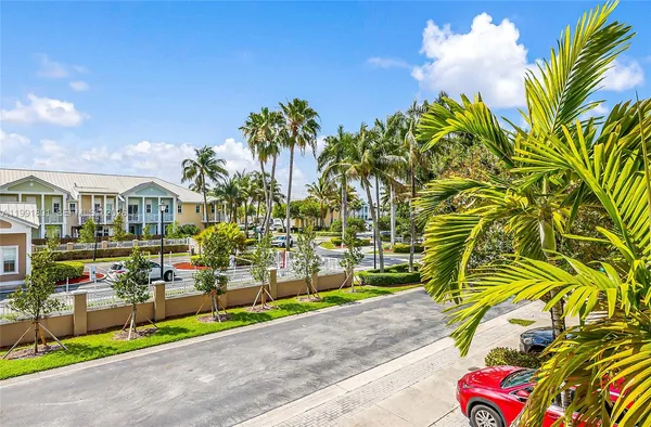 $695,000 | 10711 Northwest 75th Lane, Doral, FL 33178