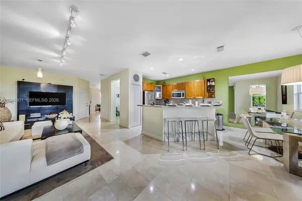 $695,000 | 10711 Northwest 75th Lane, Doral, FL 33178