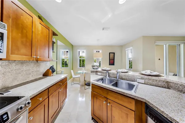 $695,000 | 10711 Northwest 75th Lane, Doral, FL 33178