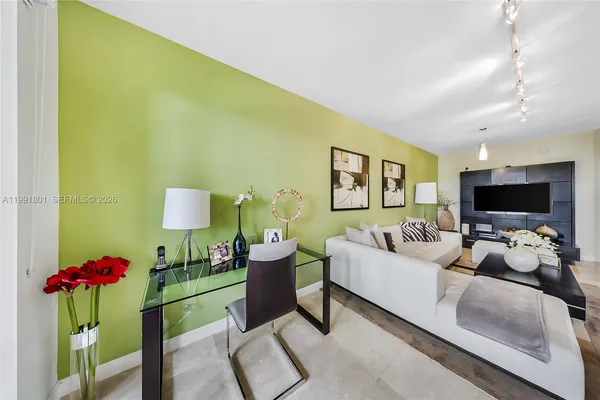 $695,000 | 10711 Northwest 75th Lane, Doral, FL 33178